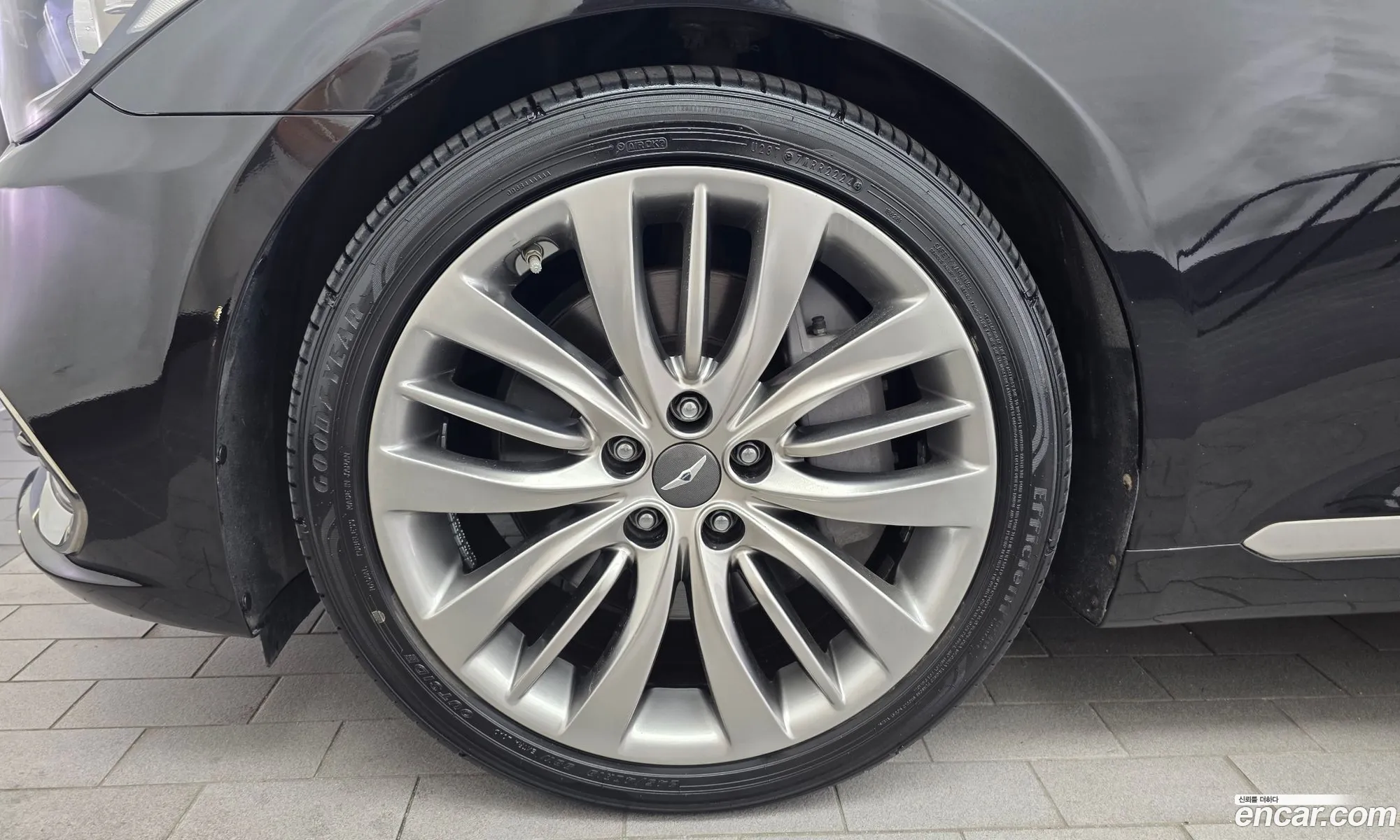 Genesis G80 2018 KMHGM41DDJU277792 — 8
