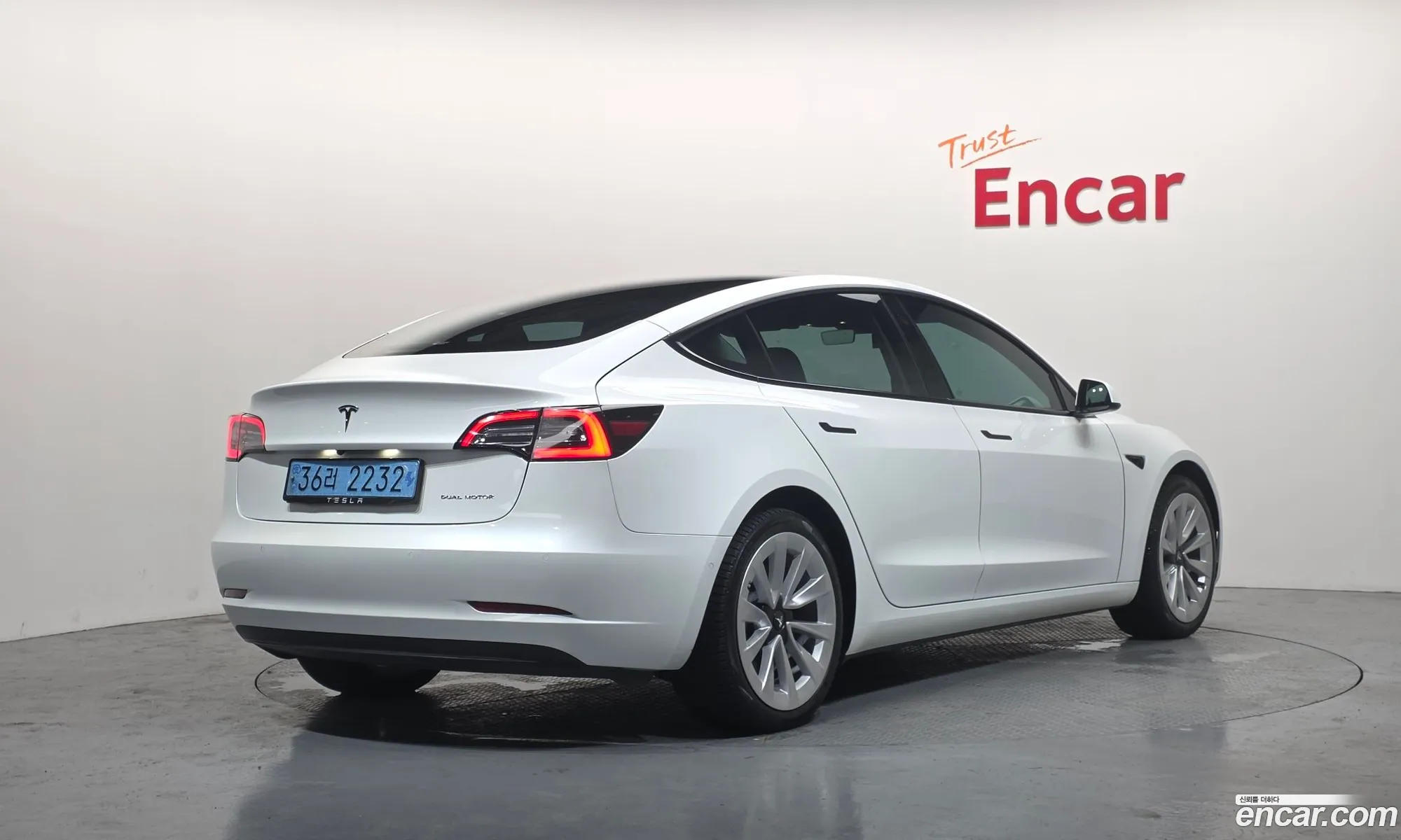 Tesla Model 3 2022 — 18