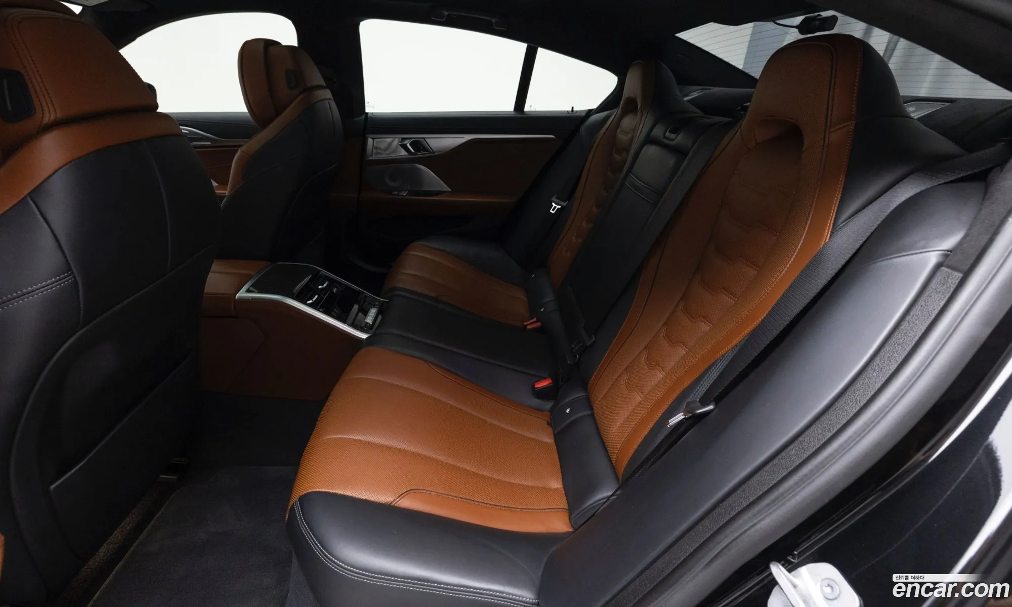 BMW 8 Series 2024 — 12