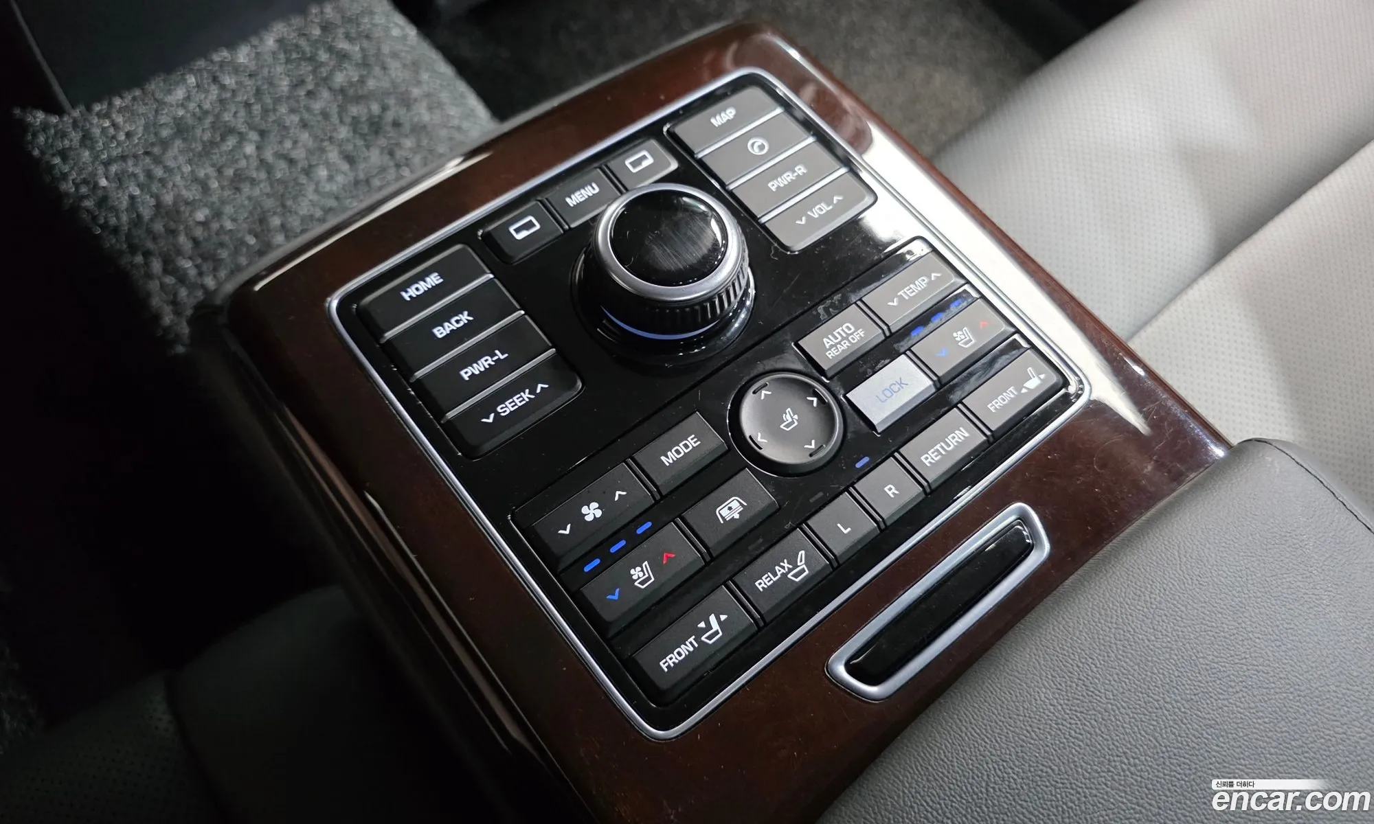 Hyundai Equus 2013 KMHGK41DBDU070730 — 10