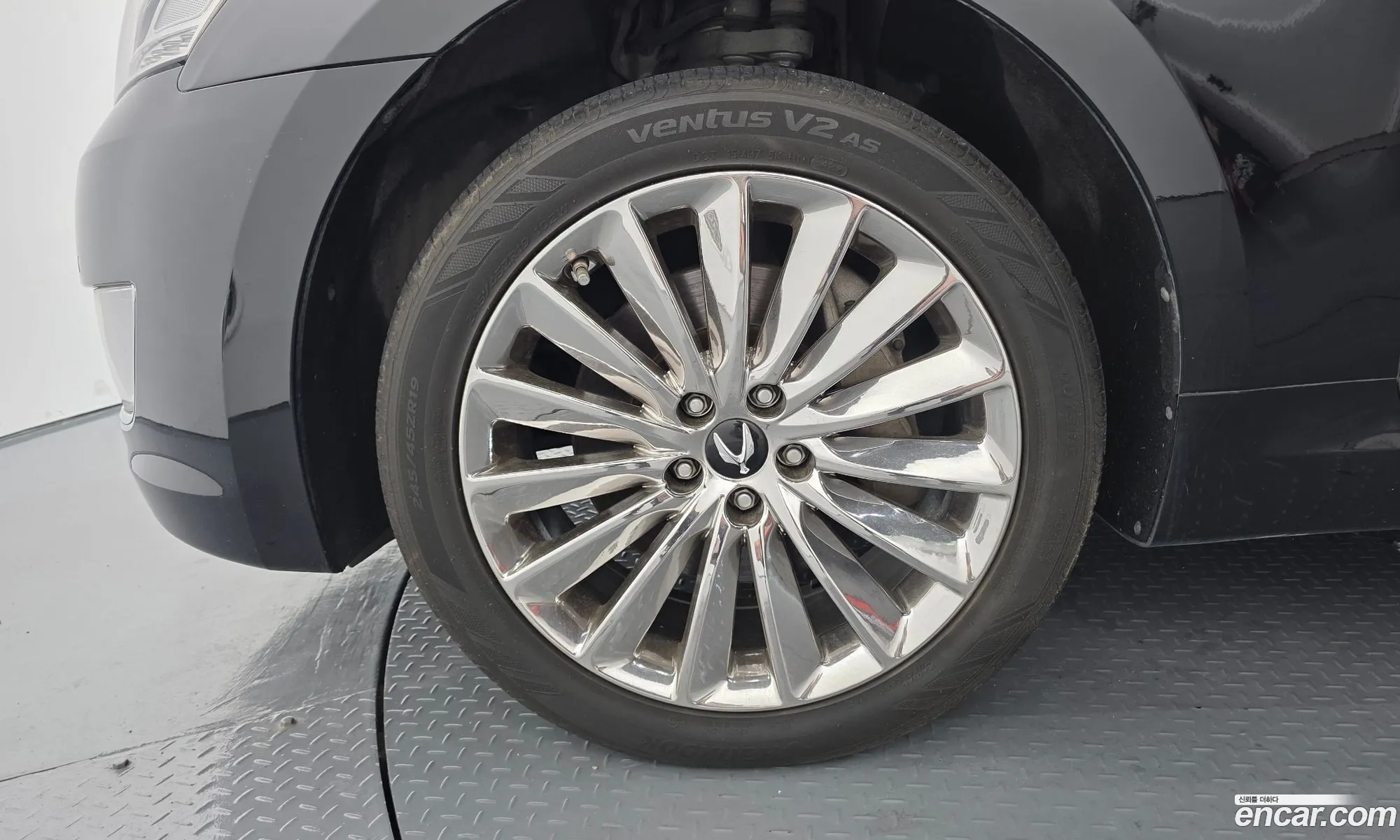Hyundai Equus 2013 KMHGK41DBDU070730 — 13