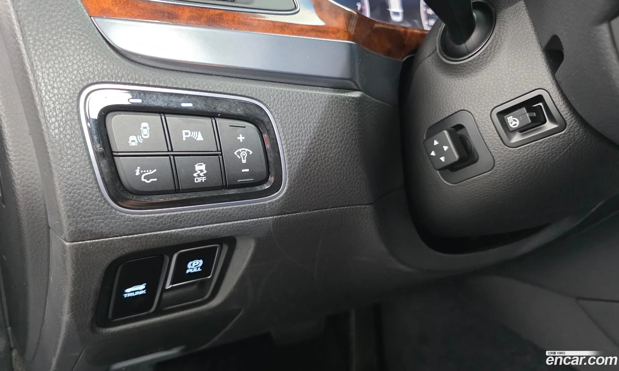 Hyundai Equus 2013 KMHGK41DBDU070730 — 2