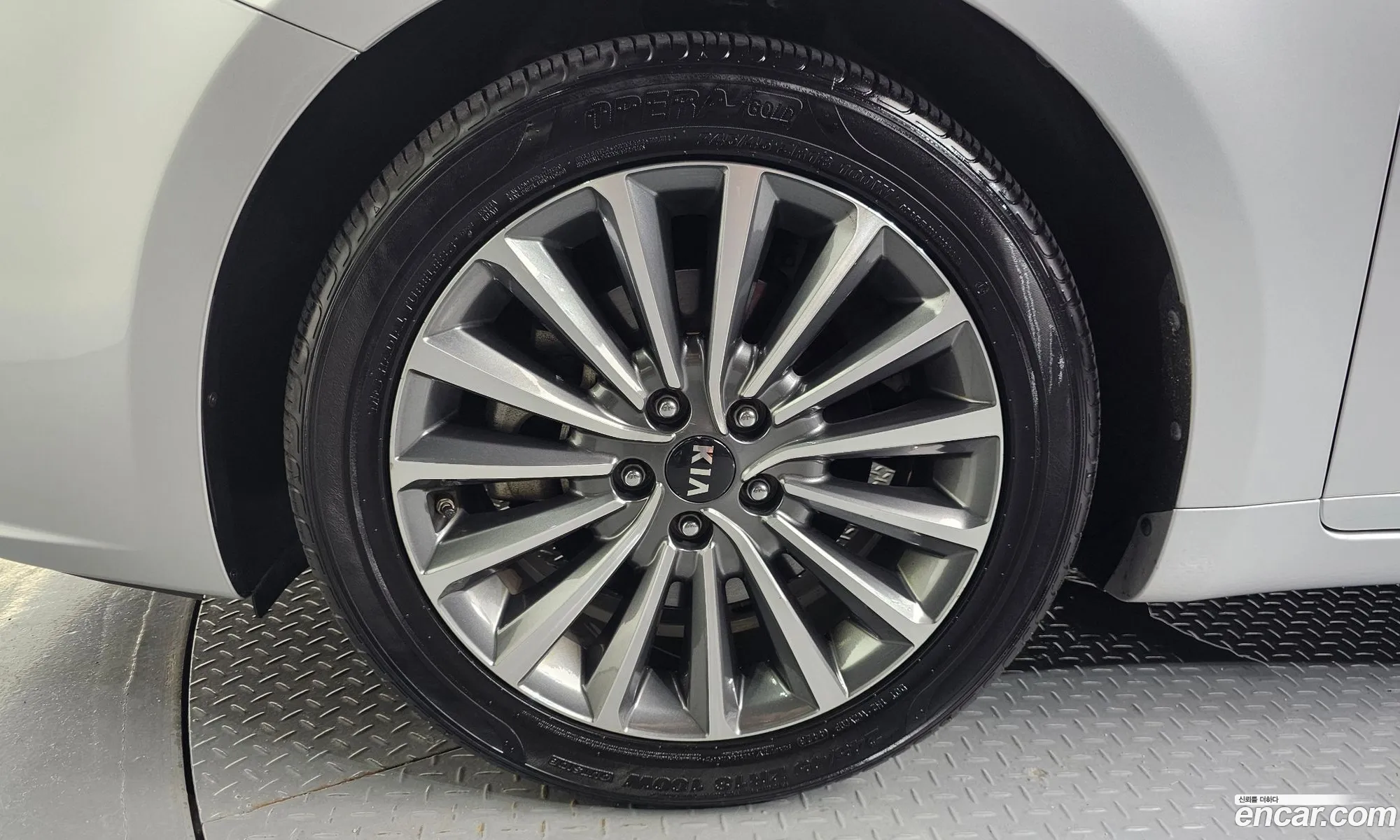 Kia K7 2016 — 7