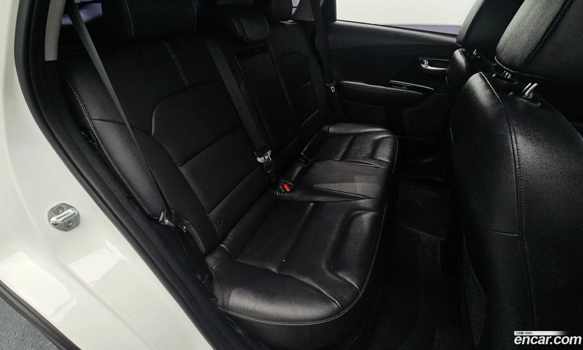 Kia Niro 2017 KNACB81CGHA057597 — 8