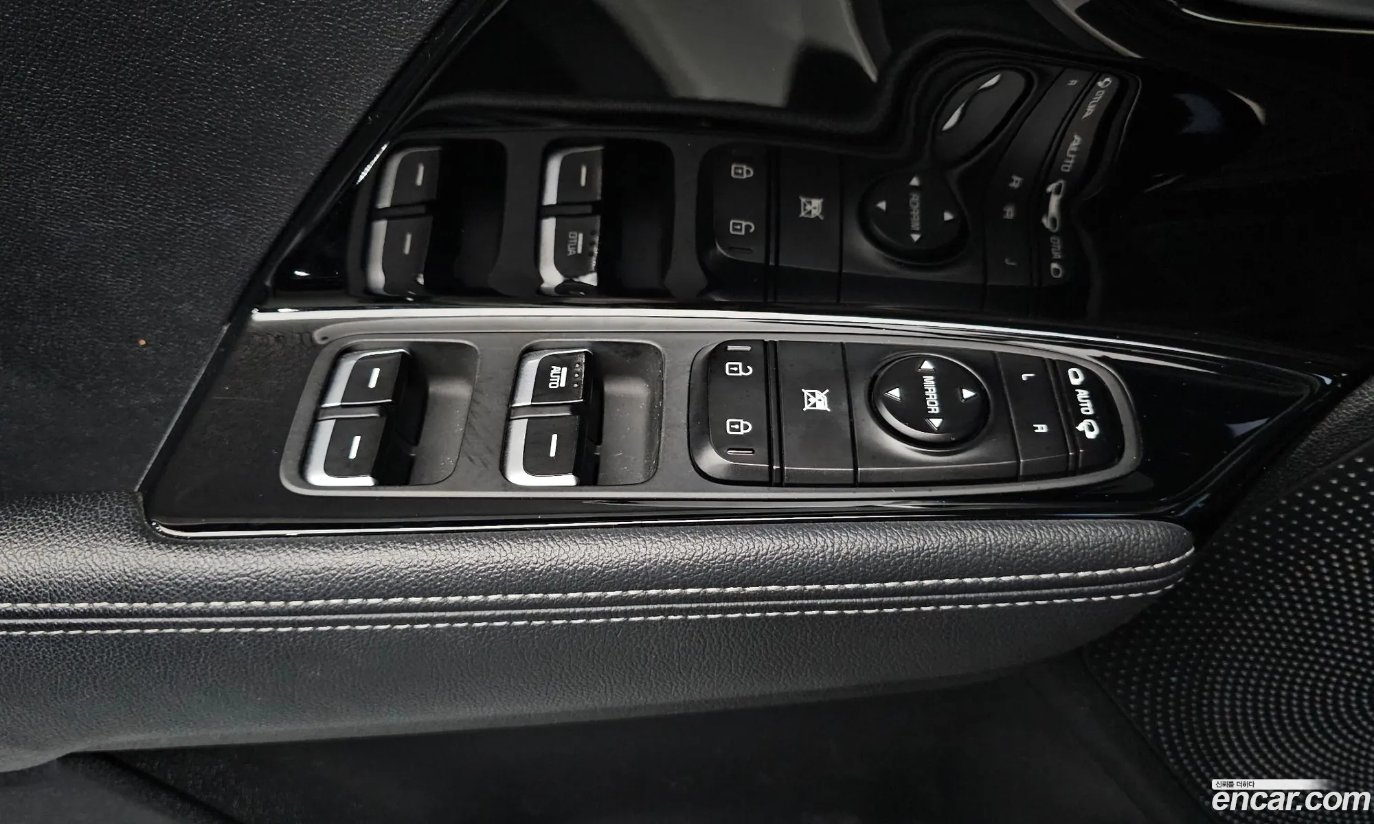 Kia Niro 2017 KNACB81CGHA057597 — 14
