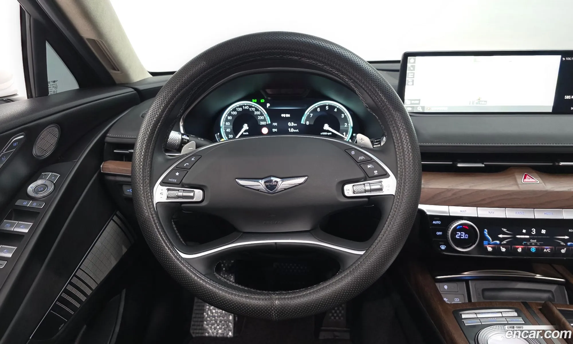 Genesis G80 2022 KMTGB41CDNU154940 — 3