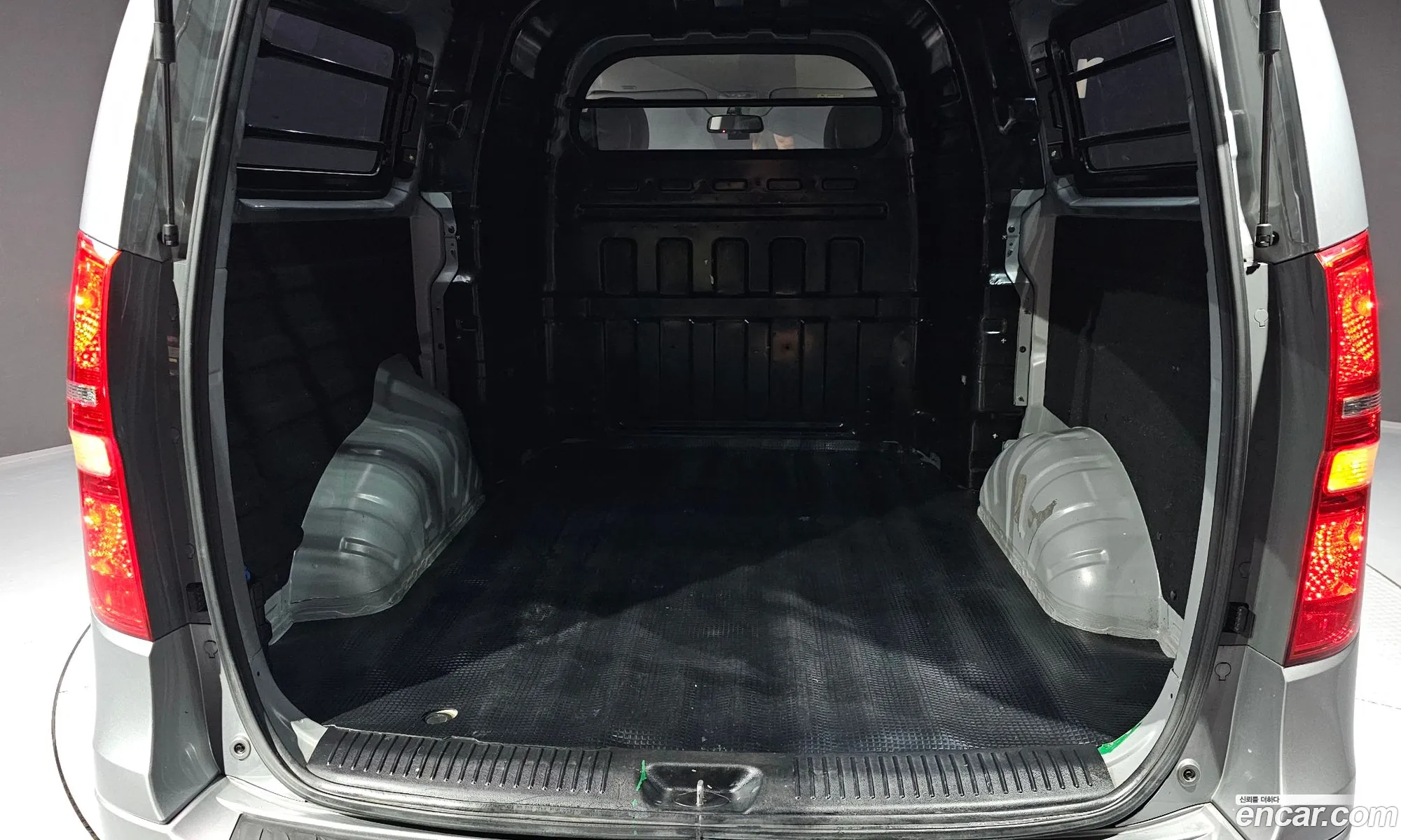 Hyundai Grand Starex 2020 — 12