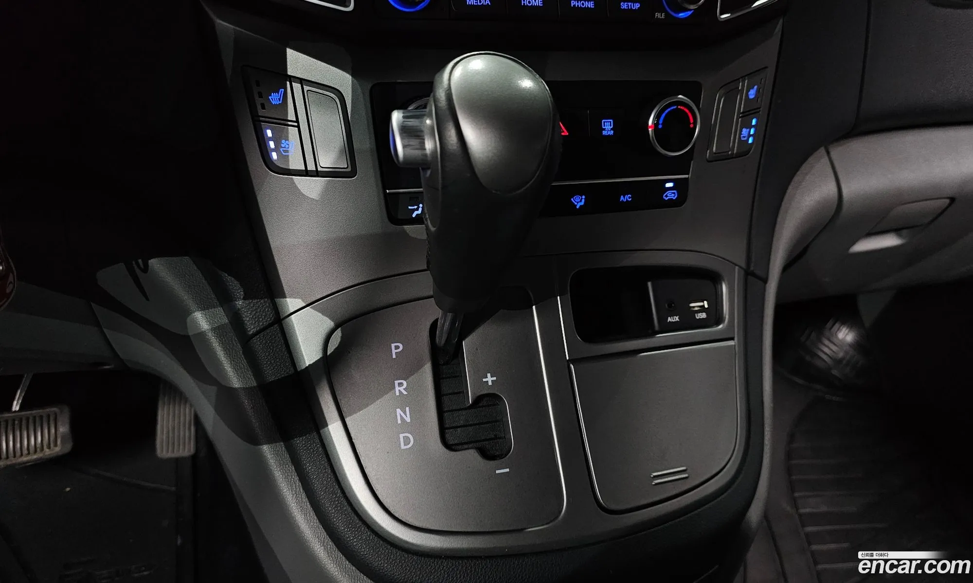 Hyundai Grand Starex 2020 — 15