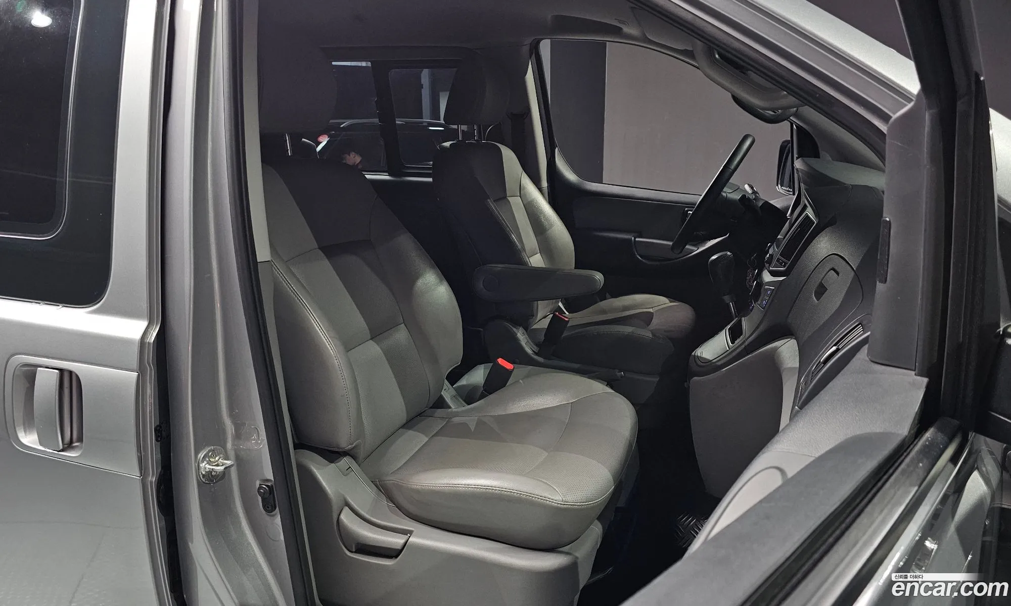 Hyundai Grand Starex 2020 — 13