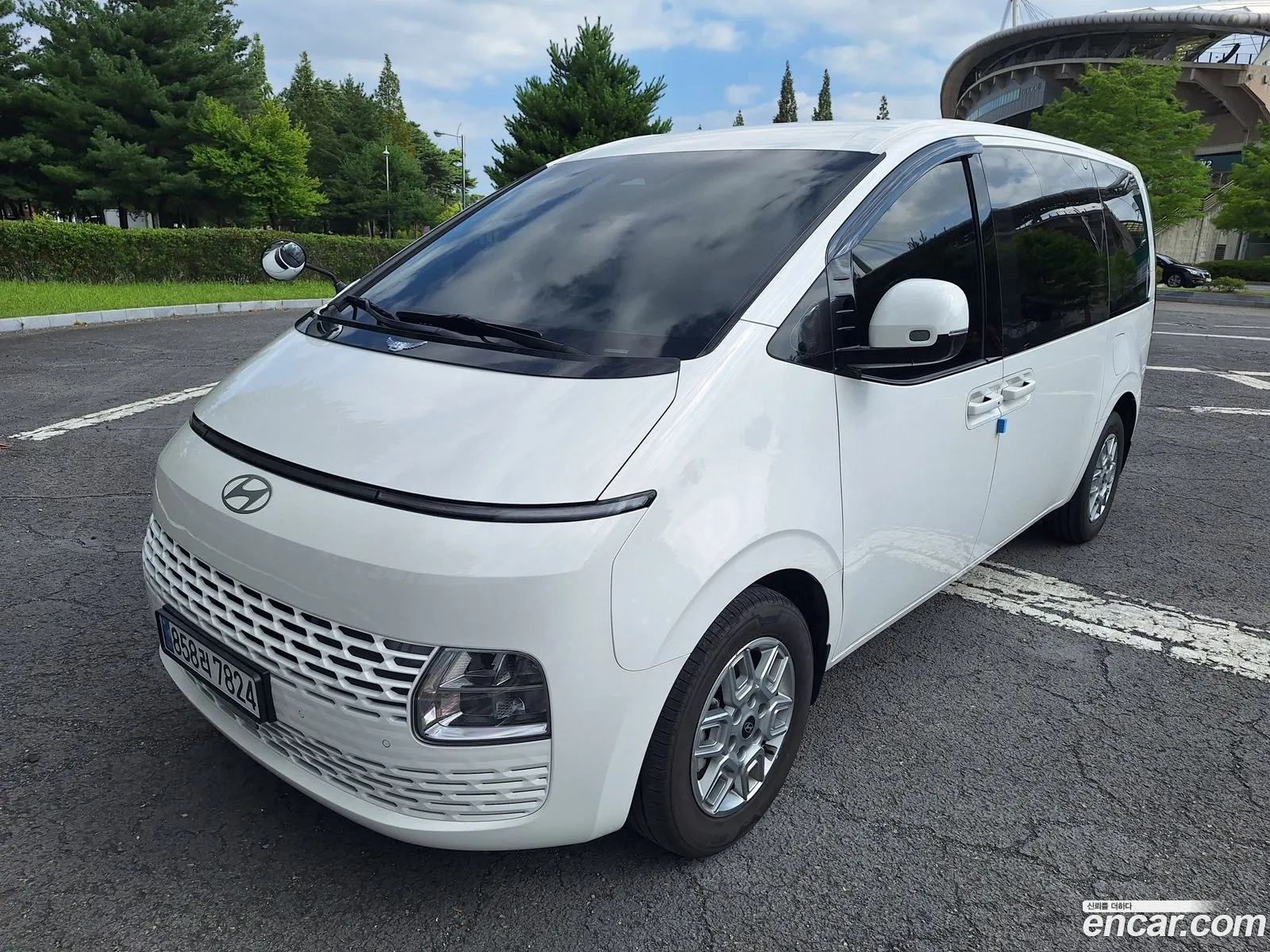 Hyundai Staria 2025 — 3