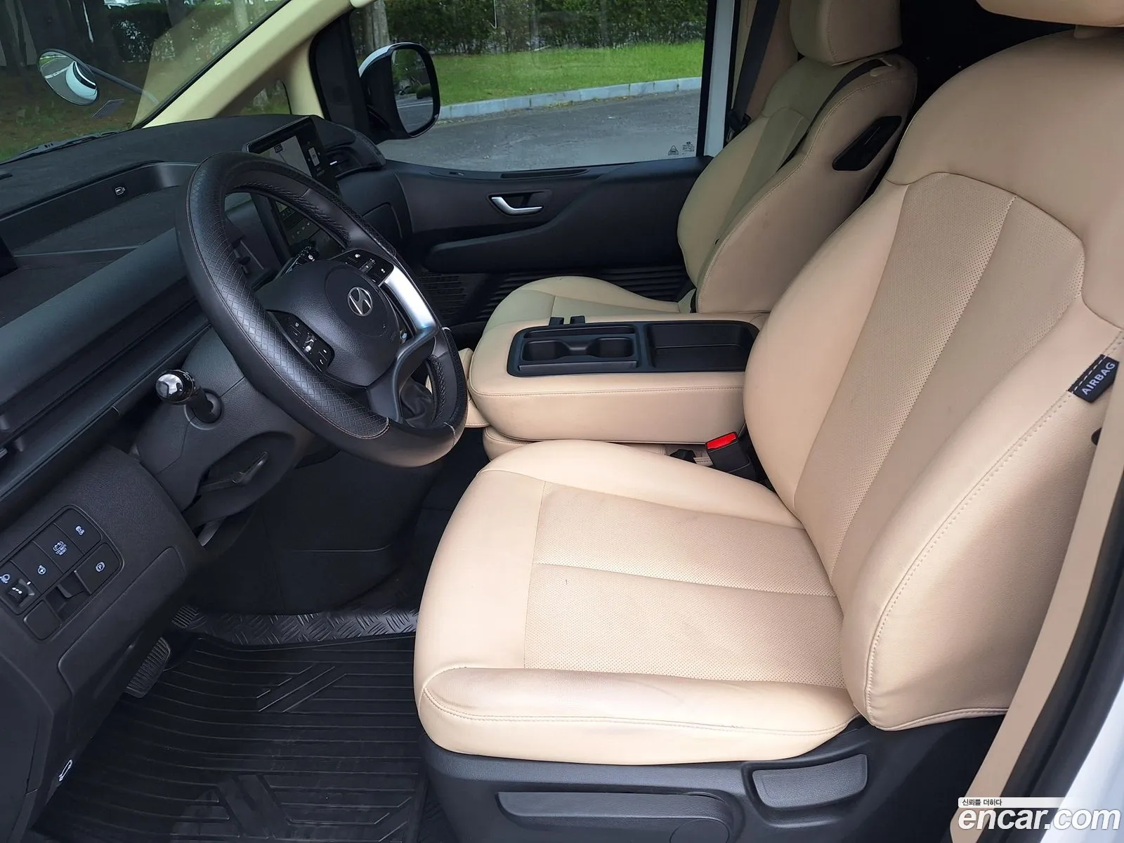 Hyundai Staria 2025 — 5