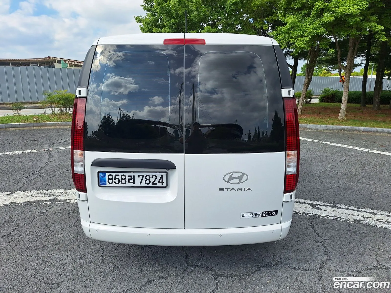 Hyundai Staria 2025 — 17