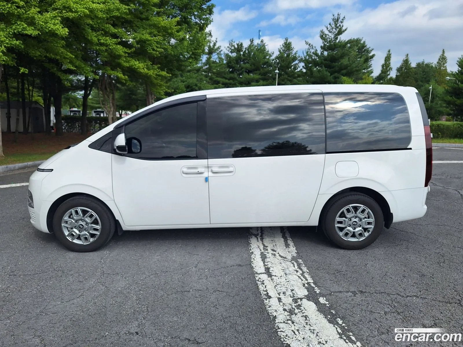 Hyundai Staria 2025 — 14