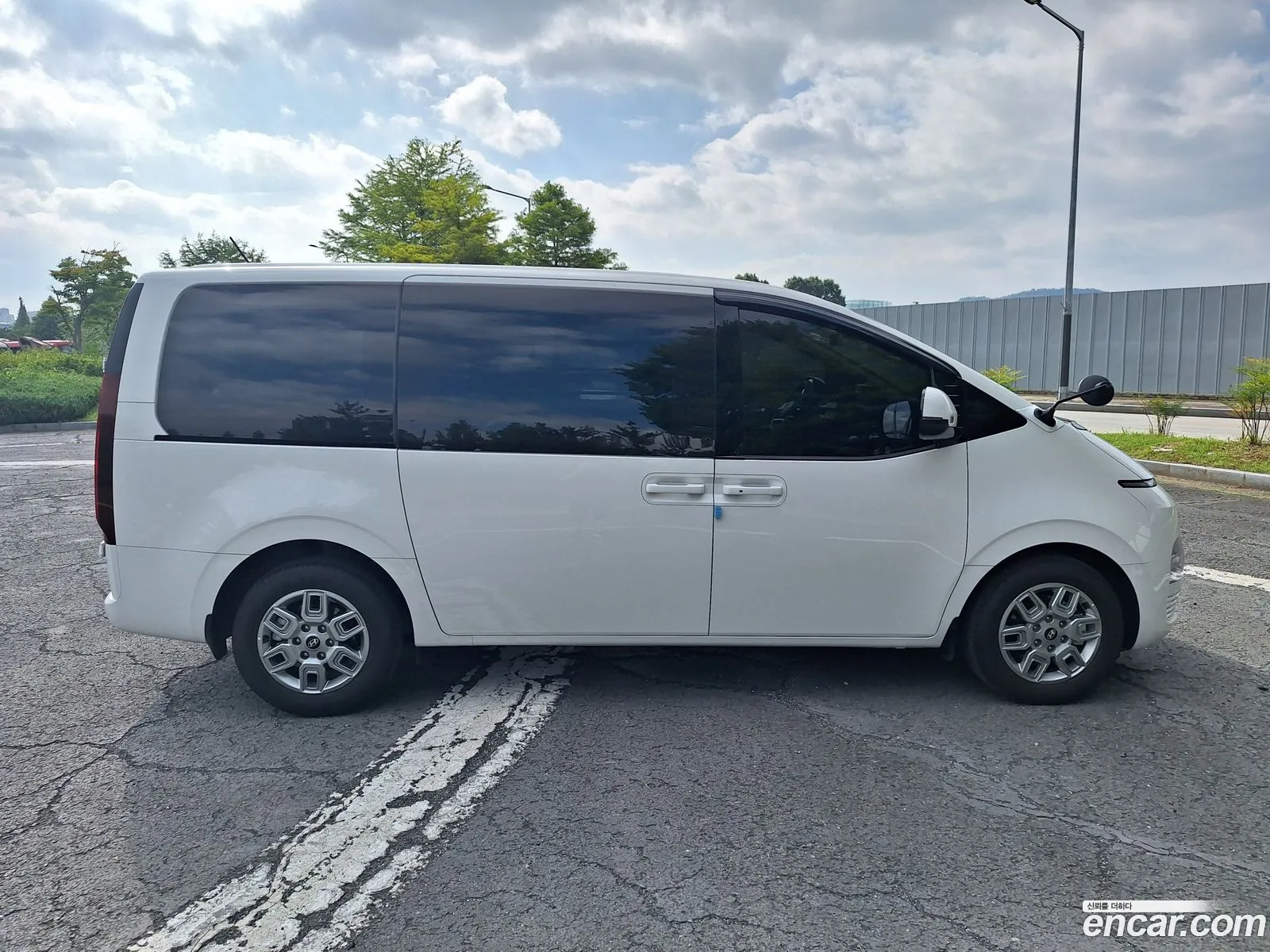 Hyundai Staria 2025 — 13