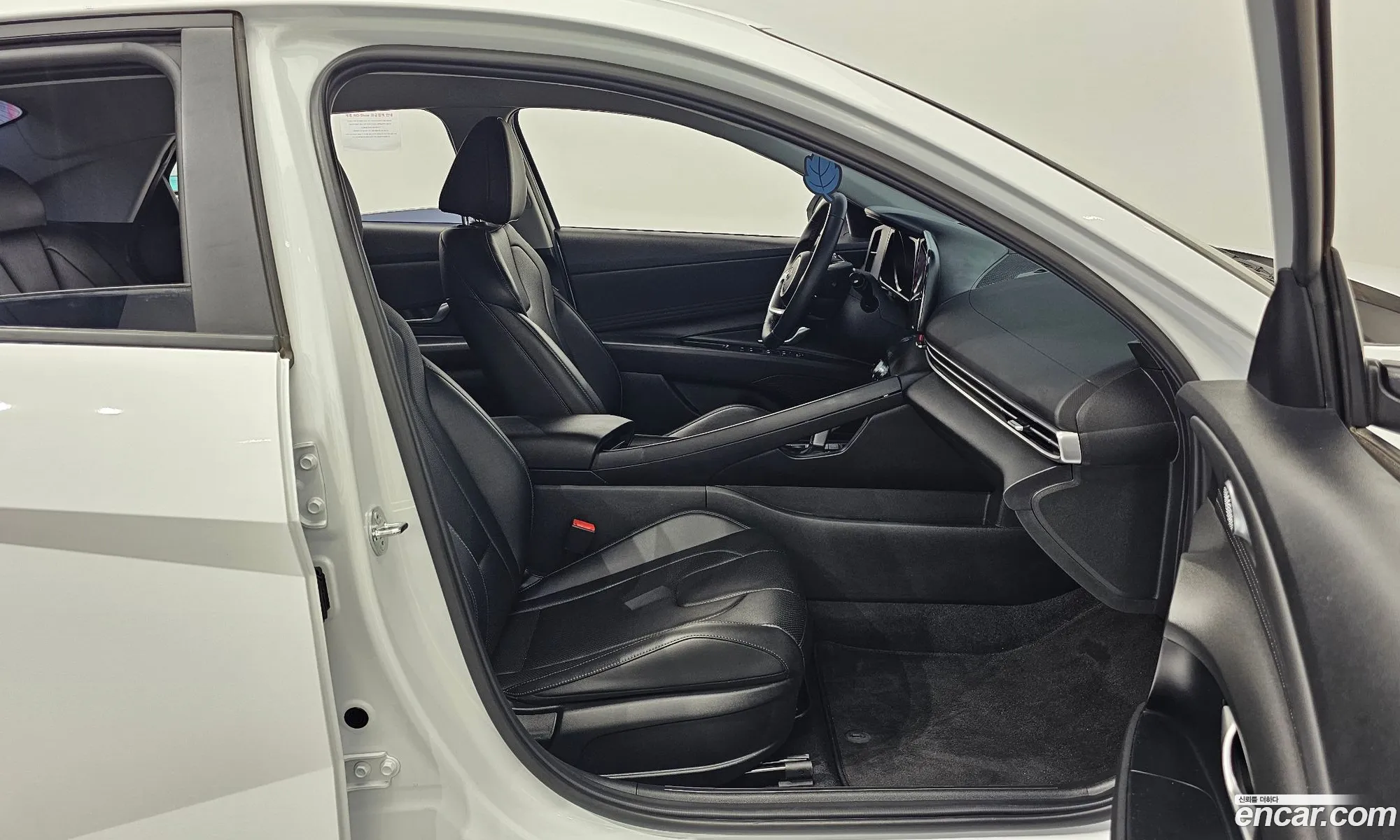 Hyundai Elantra Hybrid 2023 — 24