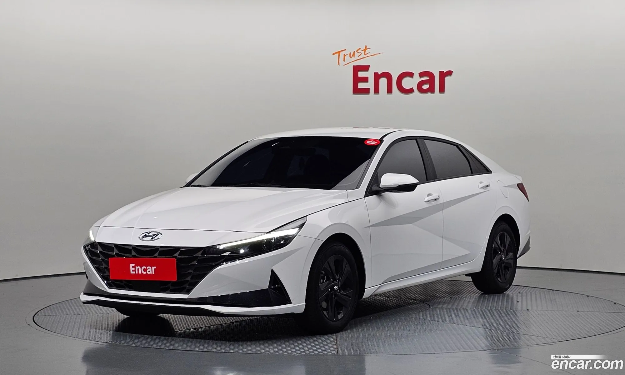 Hyundai Elantra Hybrid 2023 — 12