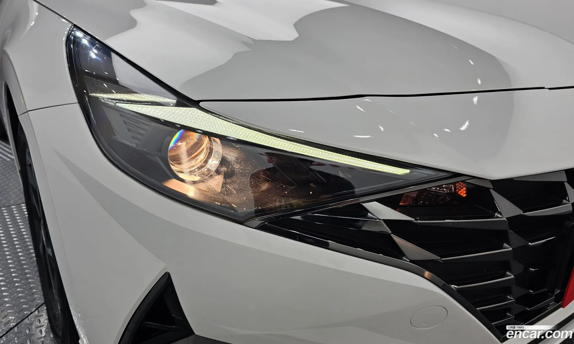 Hyundai Elantra Hybrid 2023 — 25