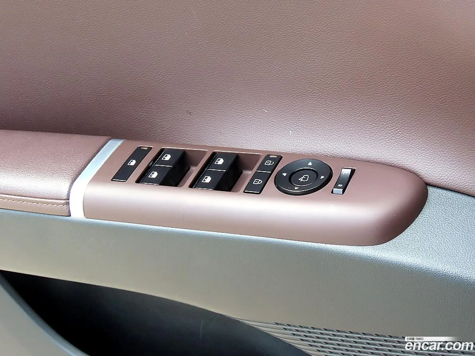 Hyundai Grandeur Hybrid 2023 — 11