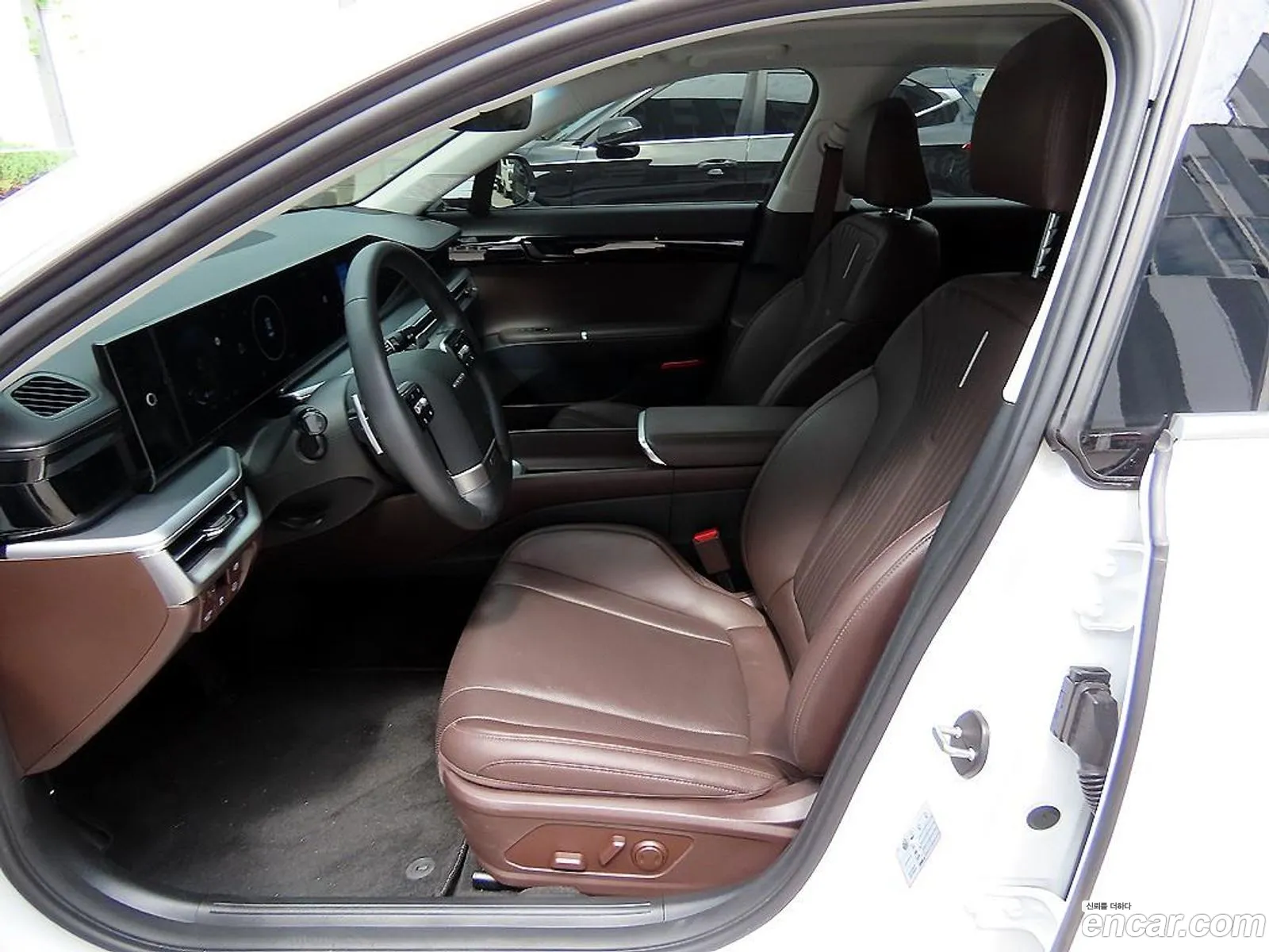 Hyundai Grandeur Hybrid 2023 — 15