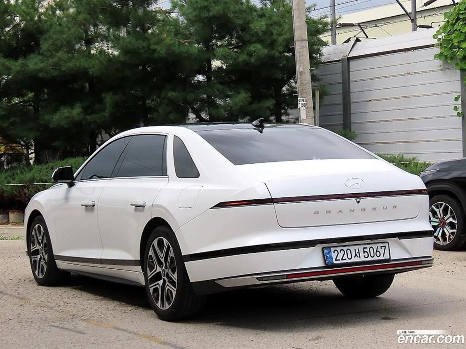 Hyundai Grandeur Hybrid 2023 — 9