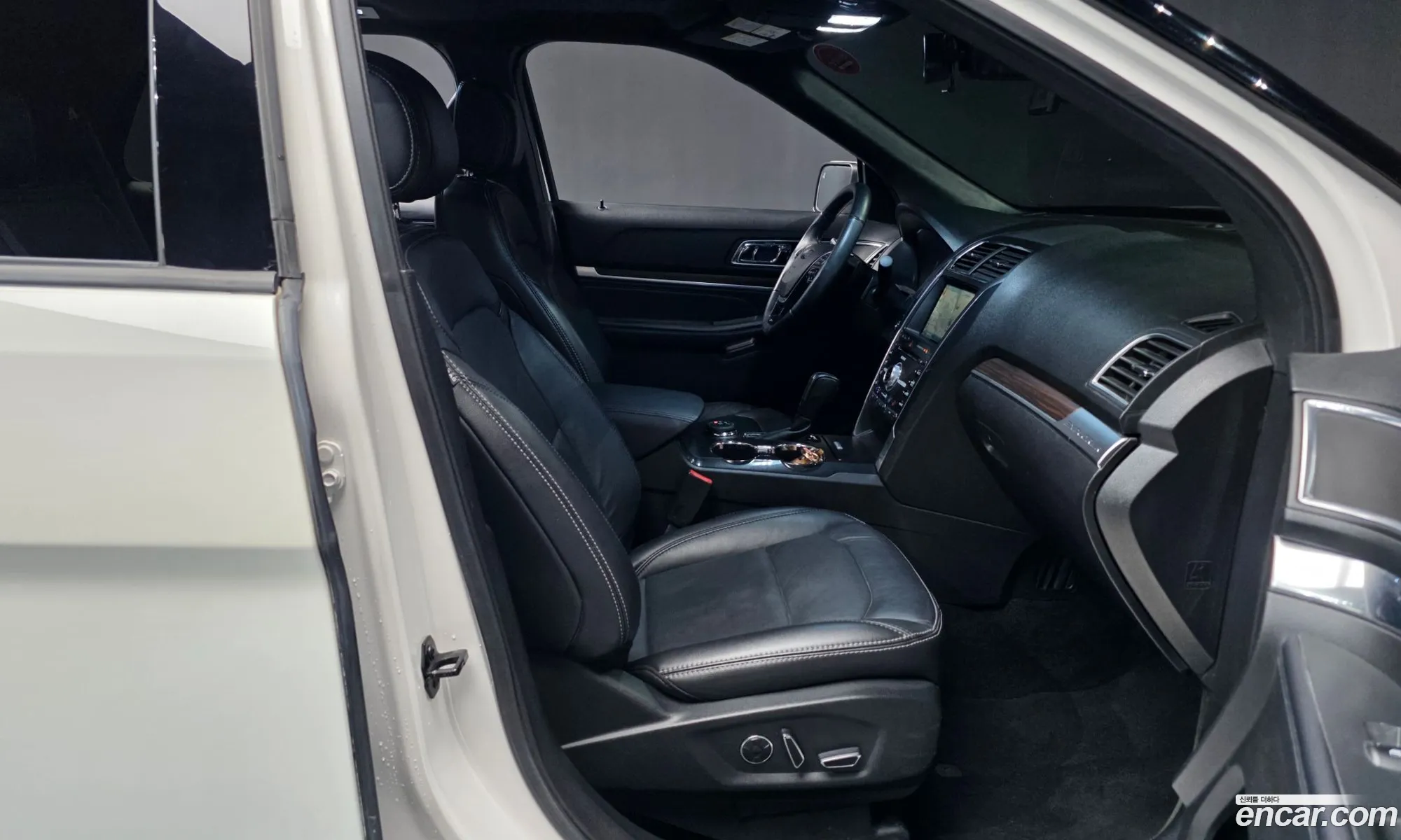 Ford Explorer 2017 1FM5K8F8XHGC71724 — 14
