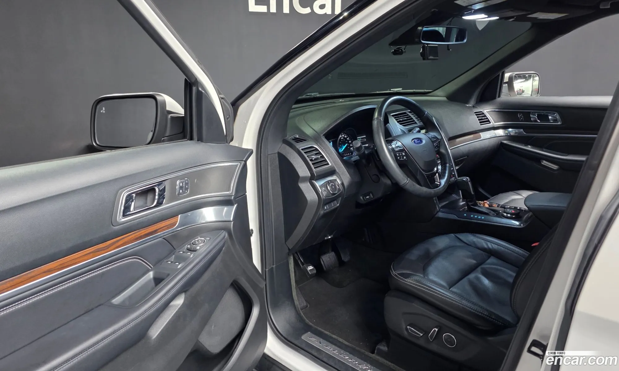 Ford Explorer 2017 1FM5K8F8XHGC71724 — 19