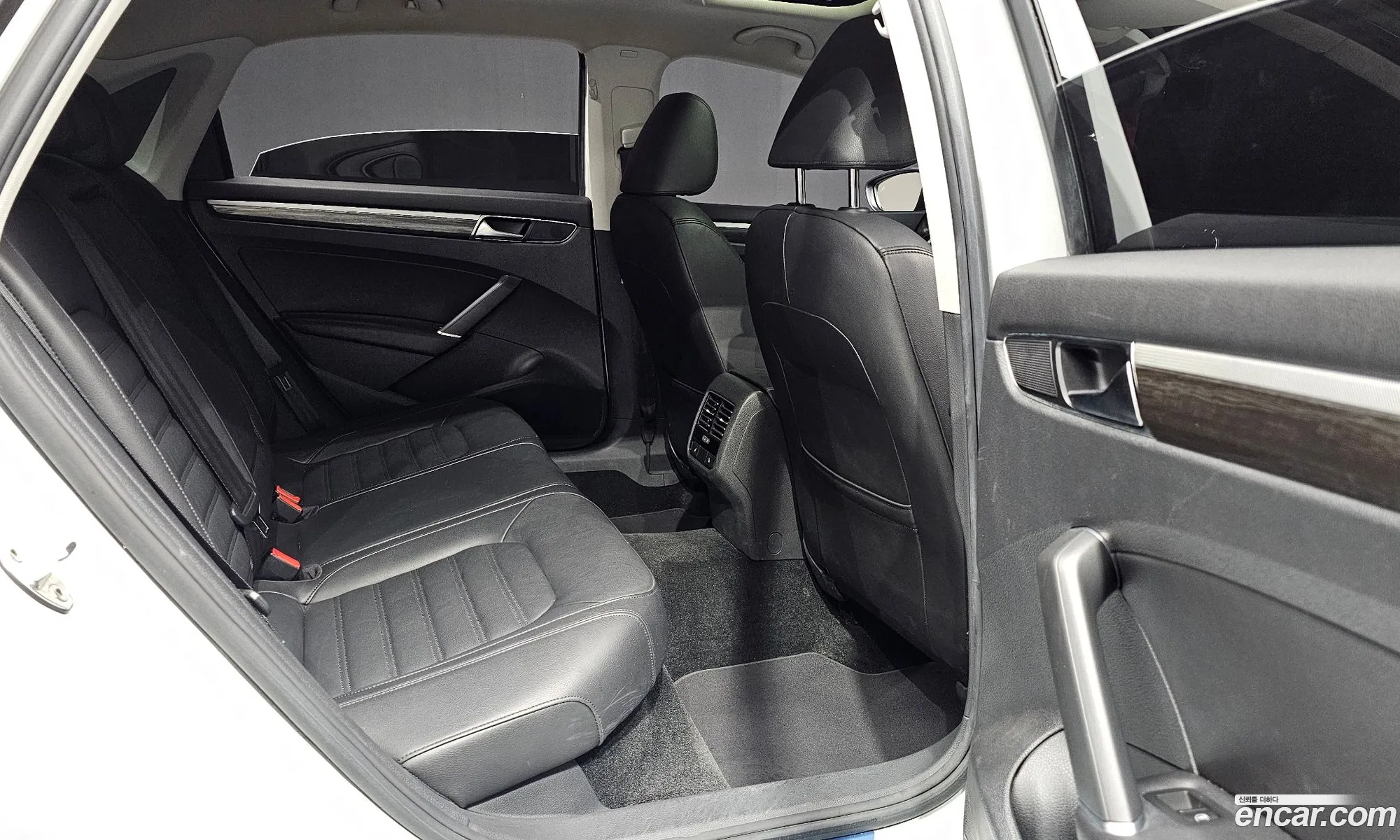 Volkswagen Passat 2018 — 14