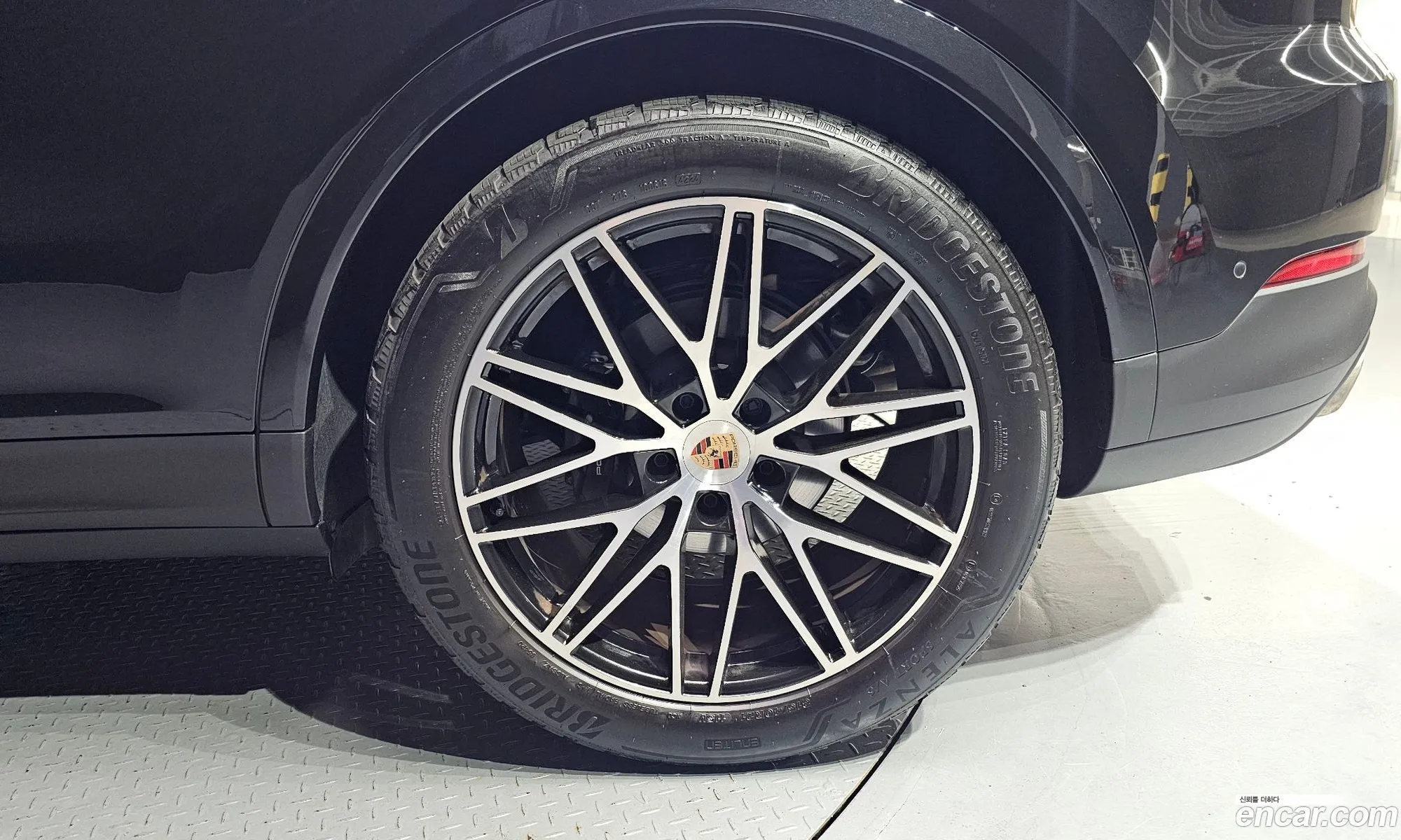 Porsche Cayenne 2025 WP1BA29Y4SDA55393 — 9