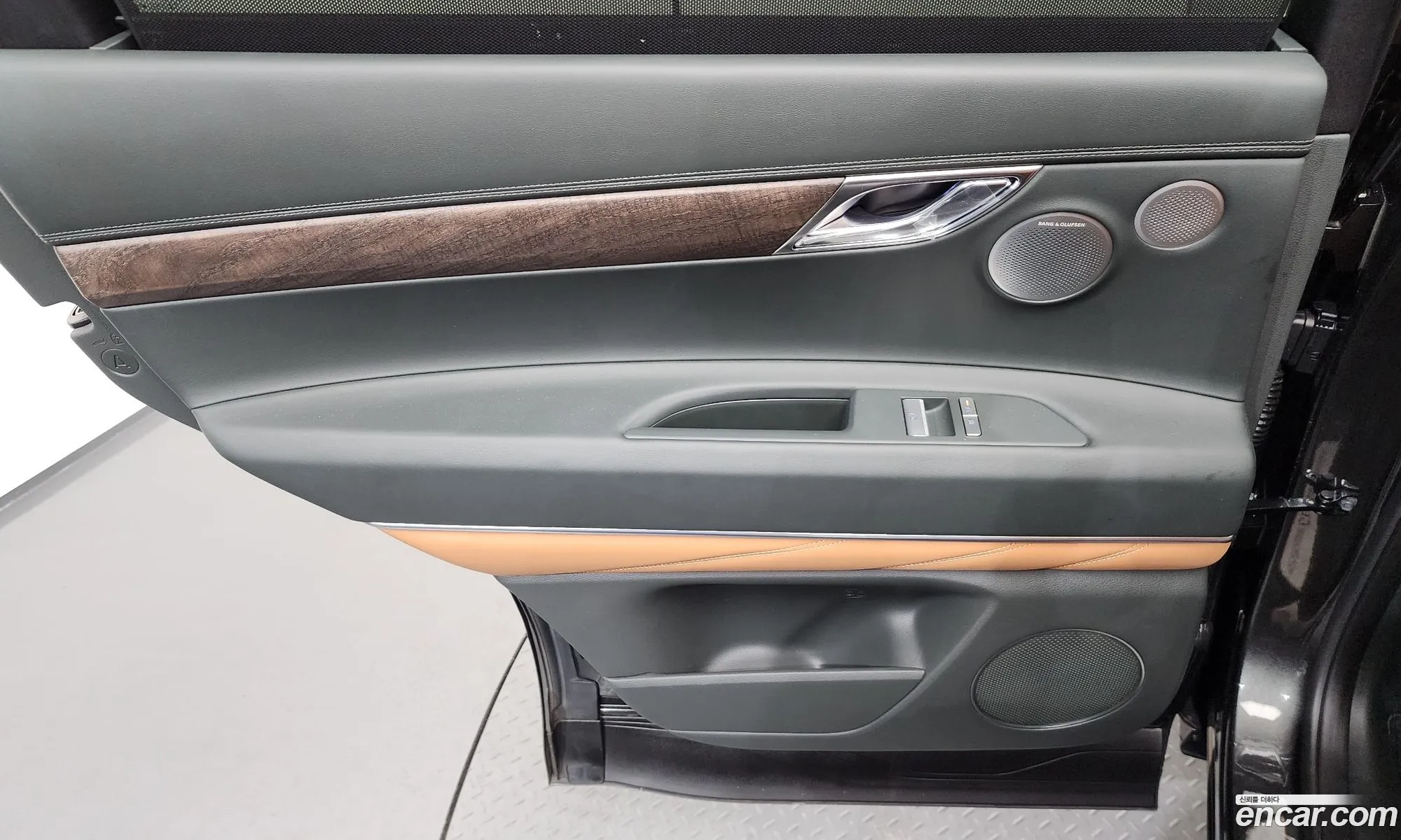 Genesis GV80 2024 KMTHC81CDRU189664 — 17