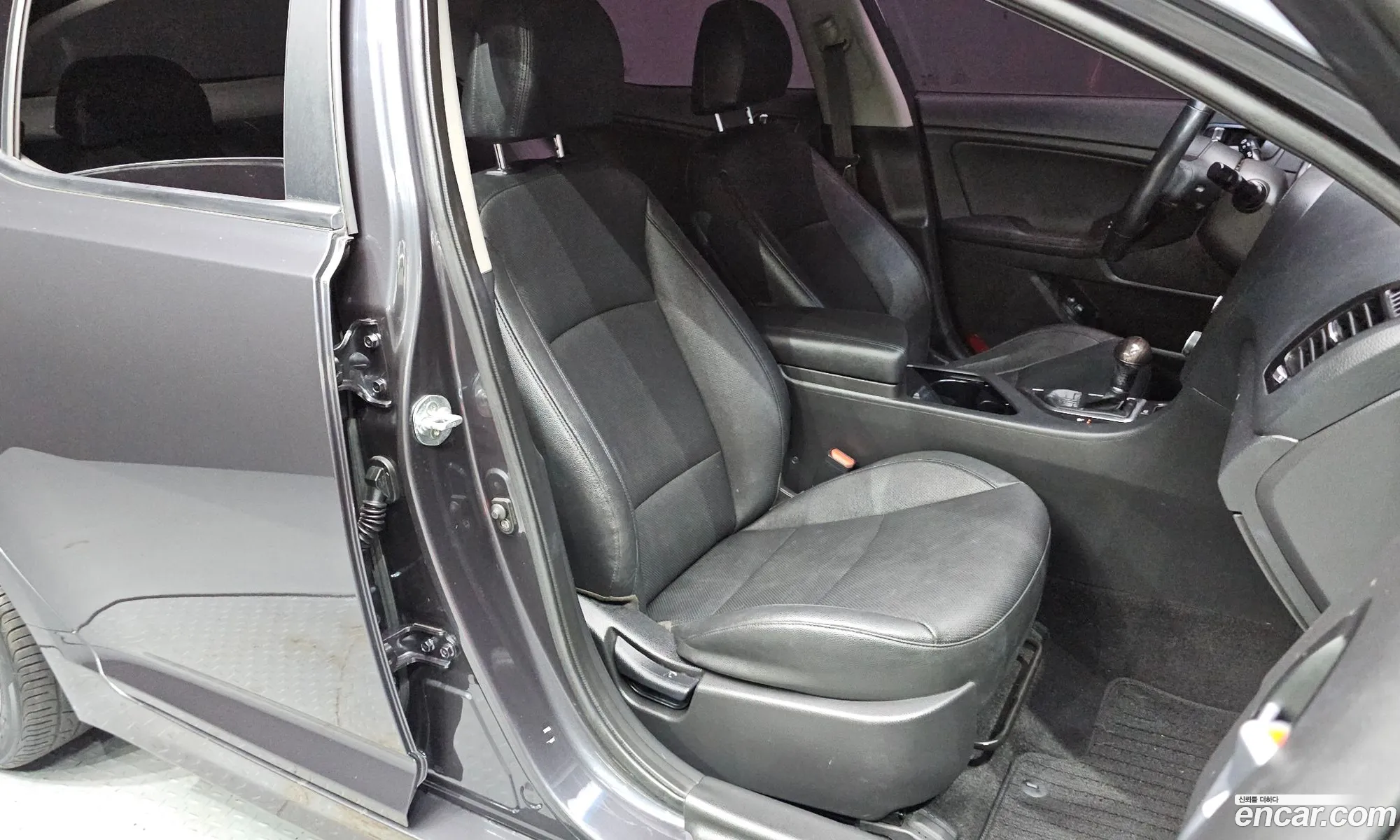 Kia K5 2015 KNAGM419BFA600373 — 3