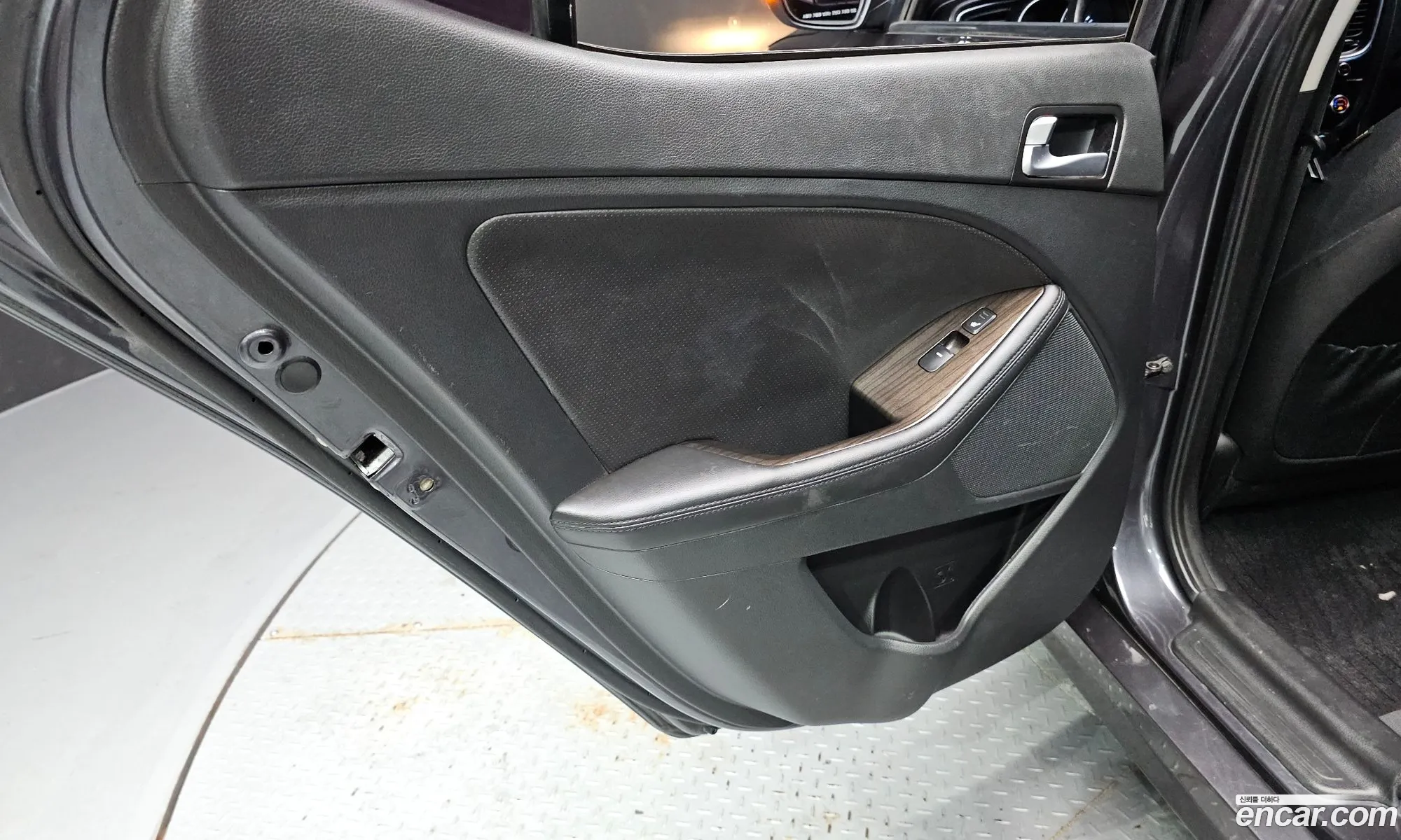Kia K5 2015 KNAGM419BFA600373 — 24