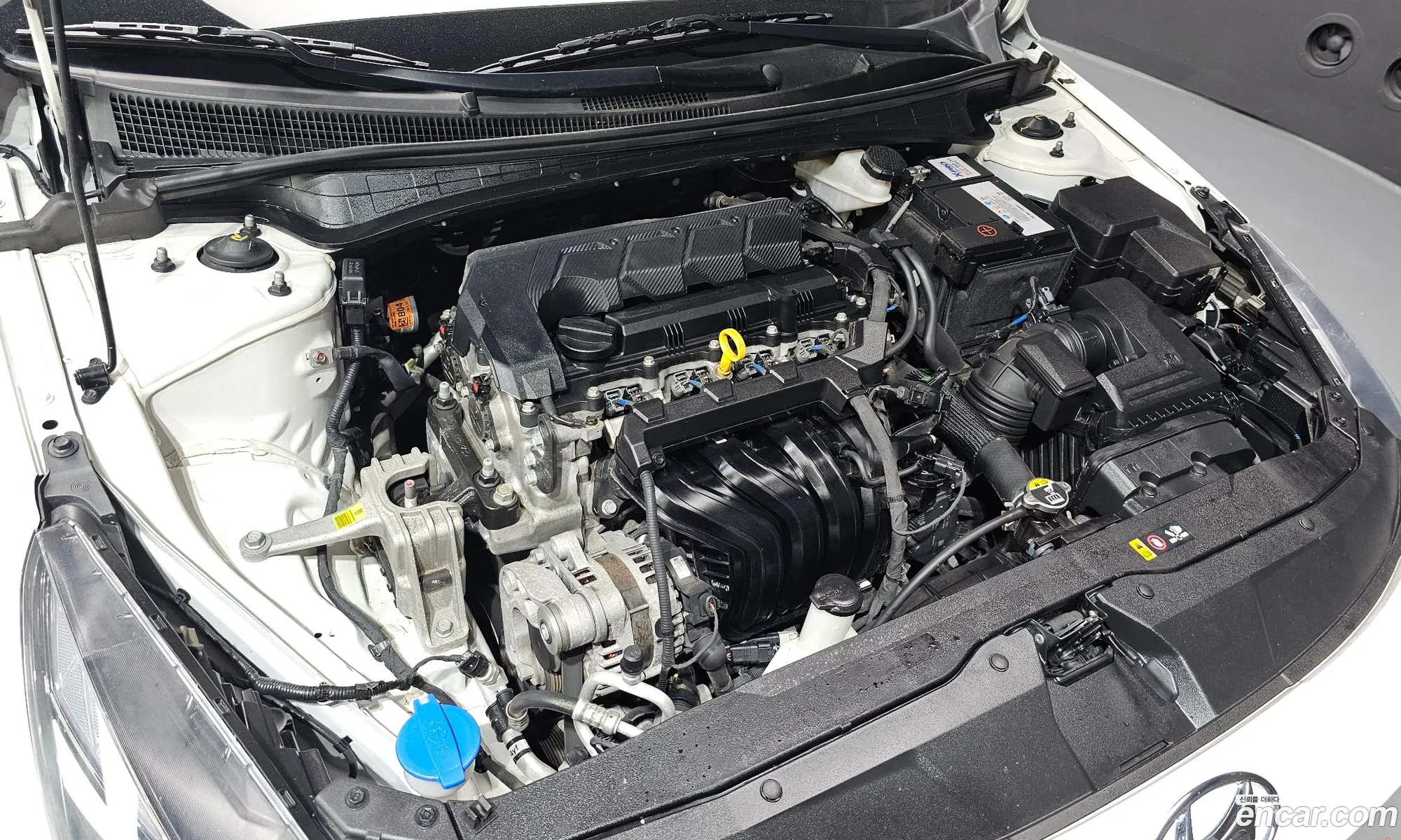 Hyundai Elantra 2021 — 17