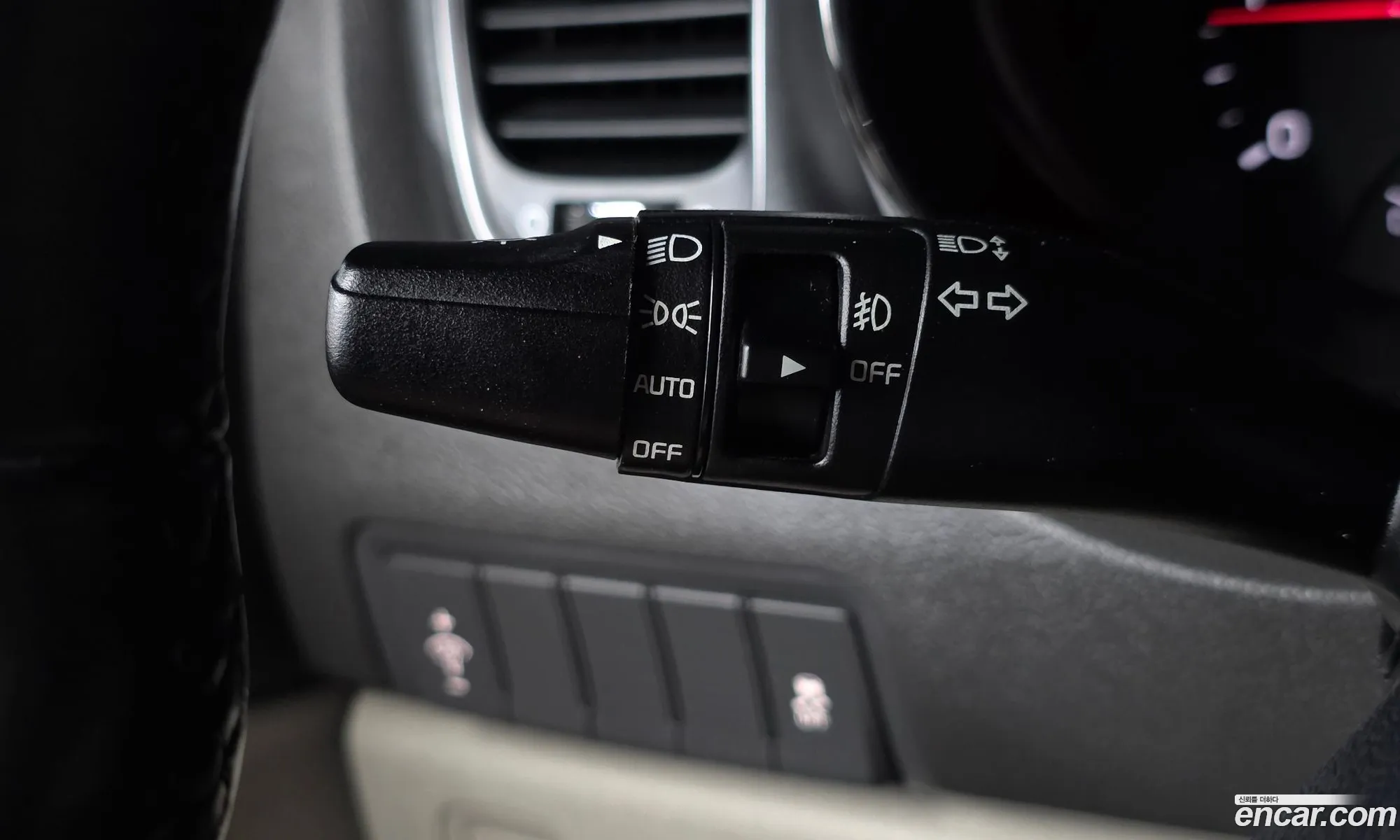 Kia Carnival 2018 KNAMB81ABJS428494 — 32