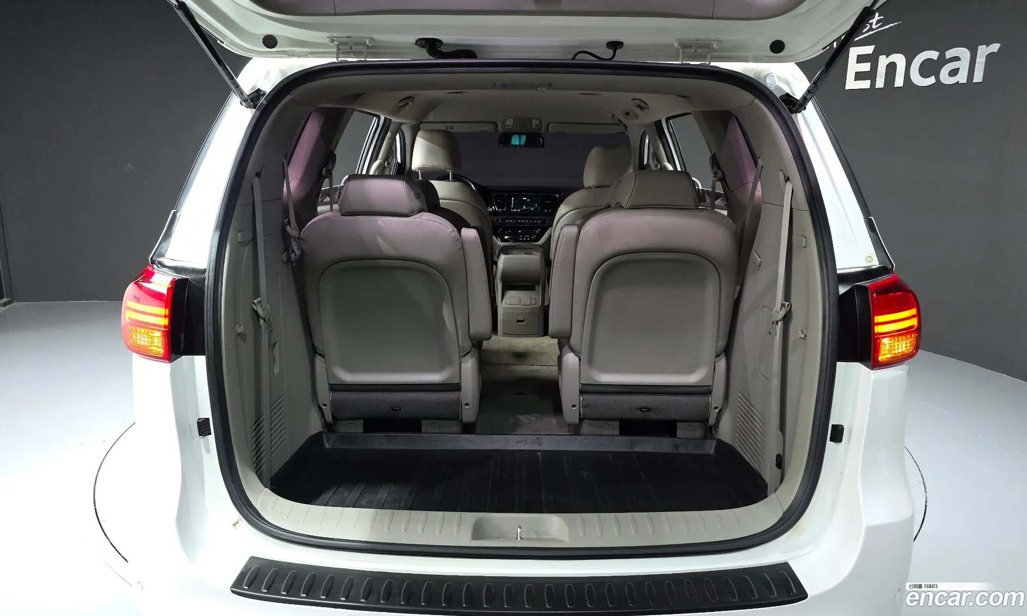 Kia Carnival 2018 KNAMB81ABJS428494 — 13