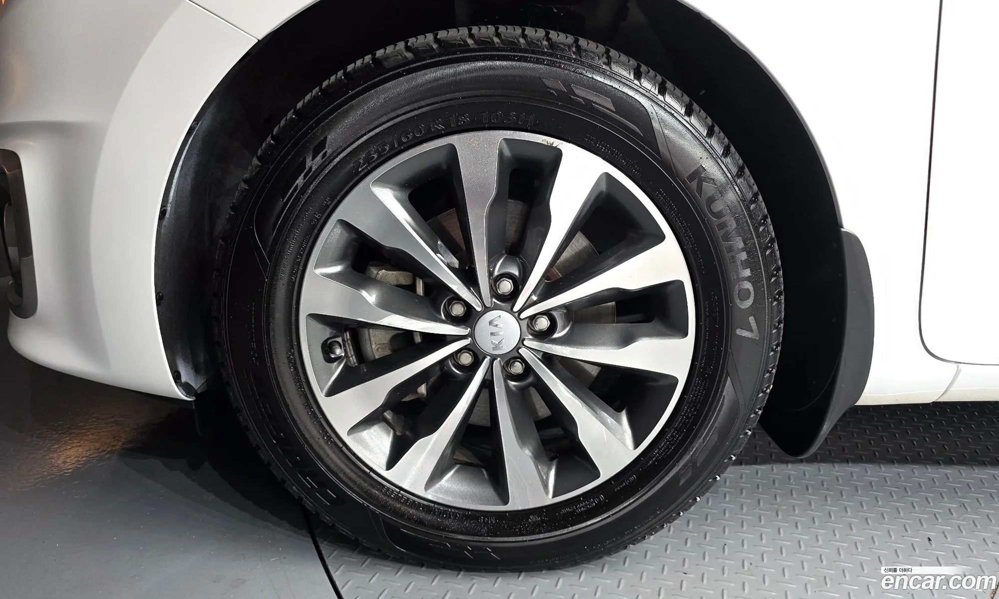 Kia Carnival 2018 KNAMB81ABJS428494 — 24