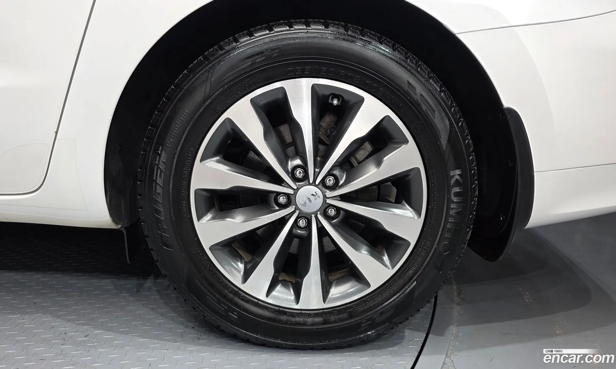 Kia Carnival 2018 KNAMB81ABJS428494 — 6