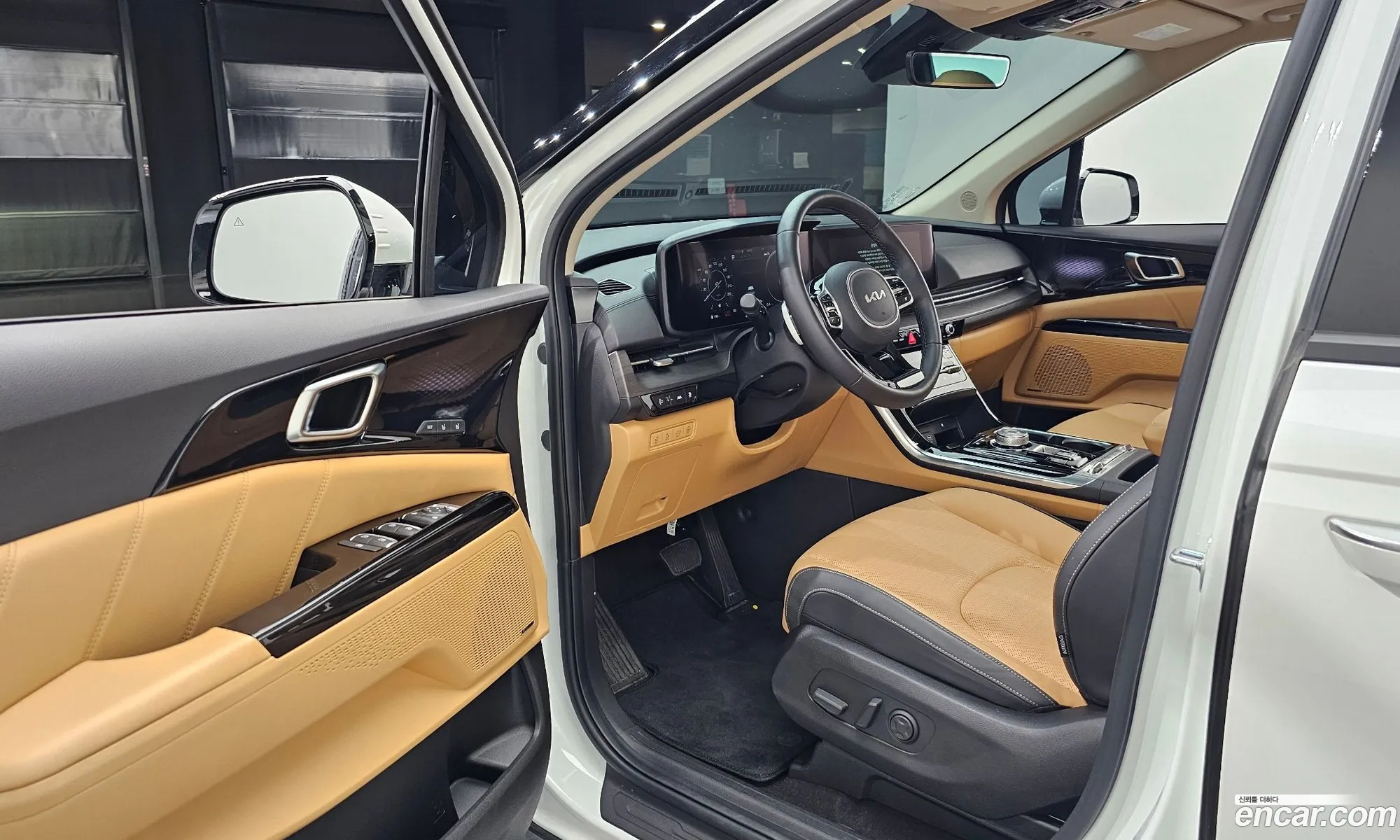 Kia Carnival 2022 — 25