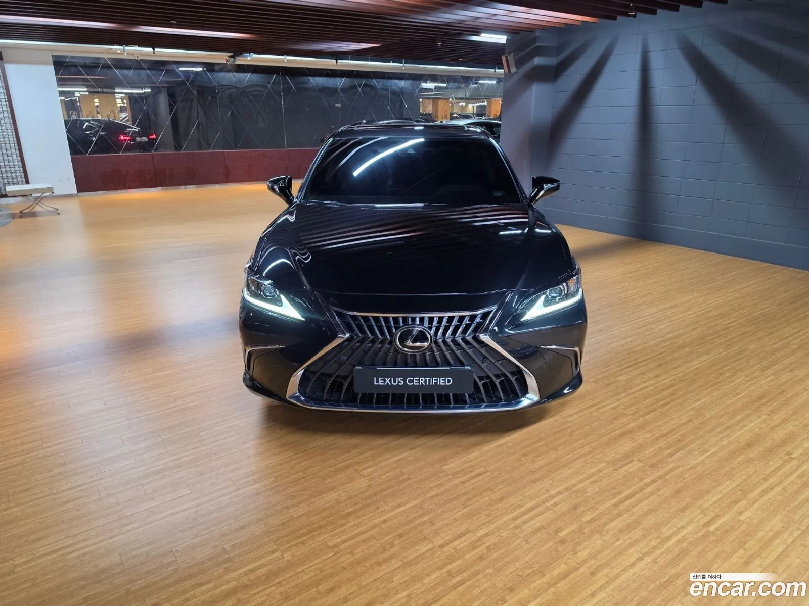 Lexus ES300h 7th Gen 2023 — 8
