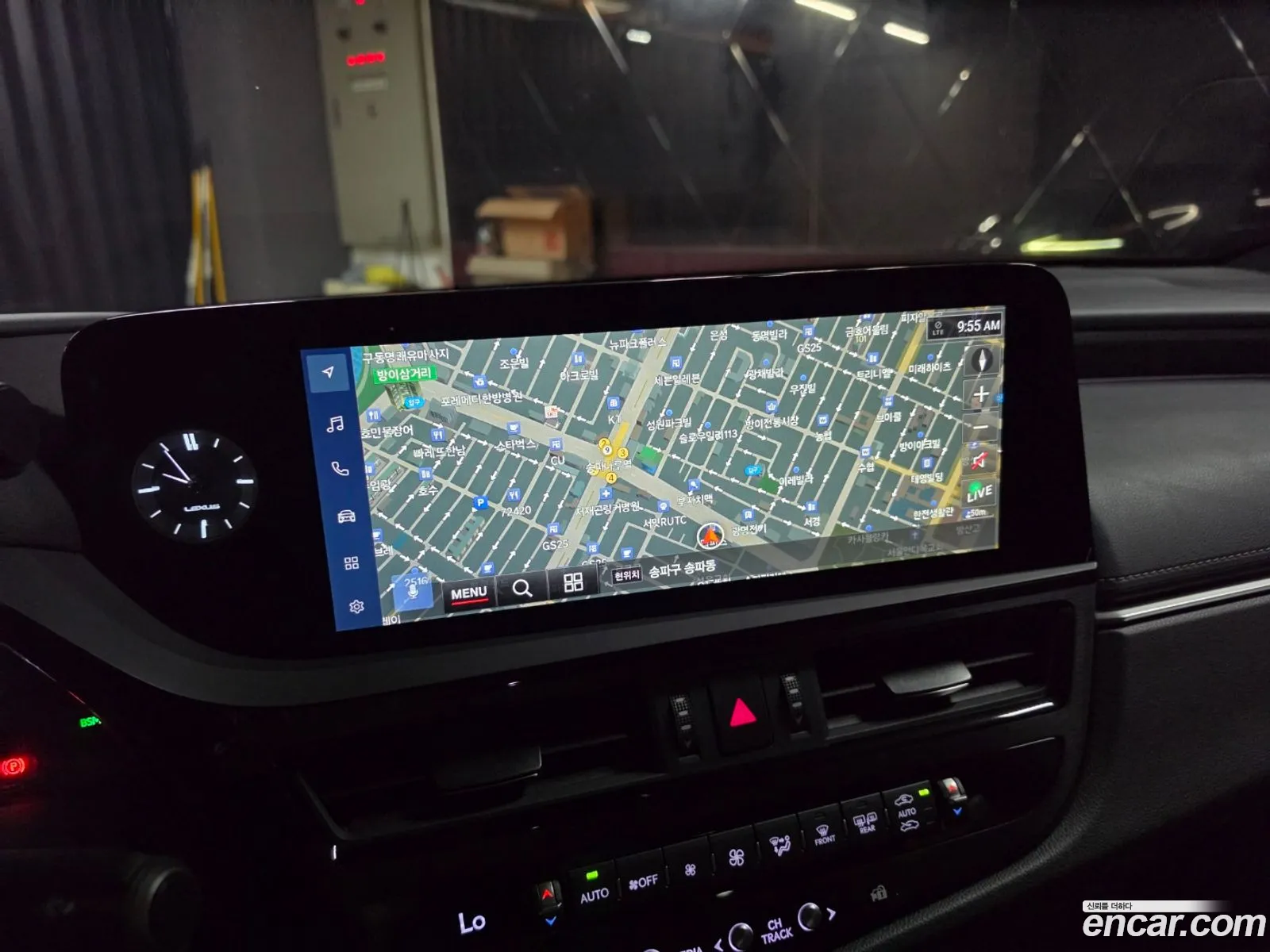 Lexus ES300h 7th Gen 2023 — 17
