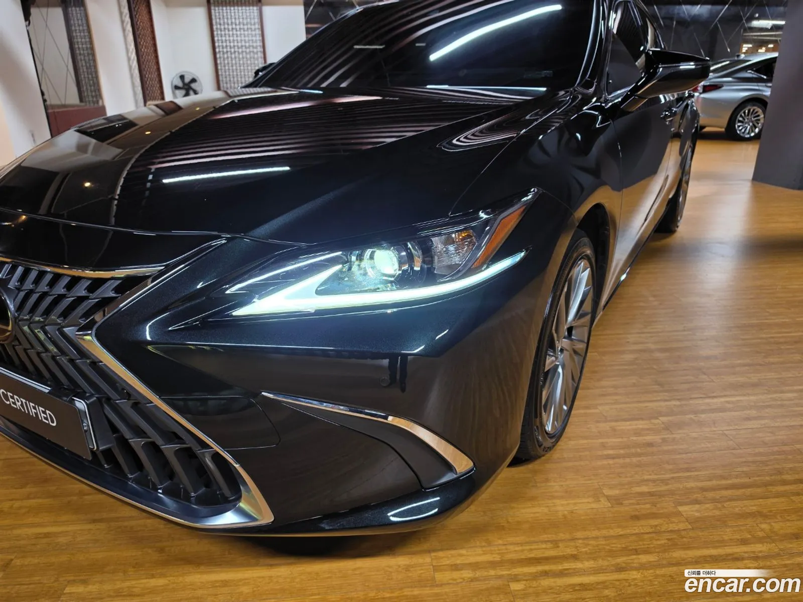 Lexus ES300h 7th Gen 2023 — 11