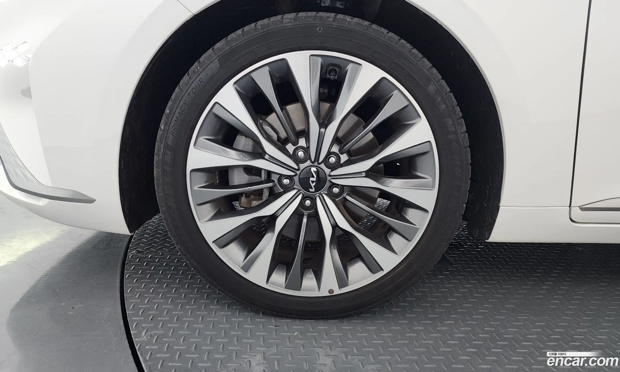 Kia K8 2021 KNAM641BBNA013328 — 4