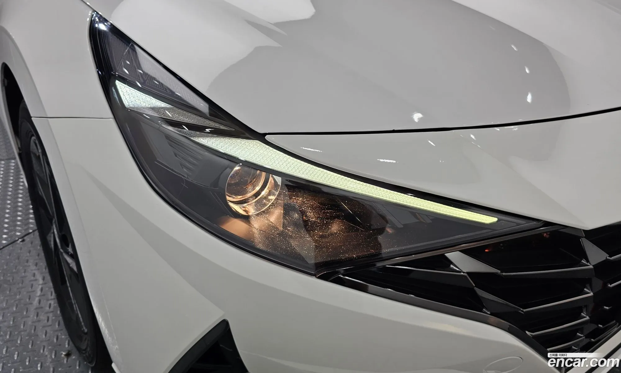 Hyundai Elantra Hybrid 2023 — 31