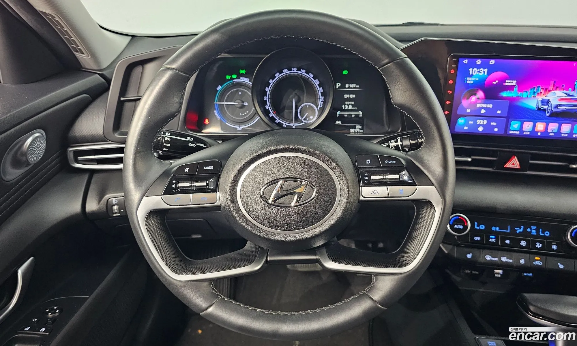 Hyundai Elantra Hybrid 2023 — 8