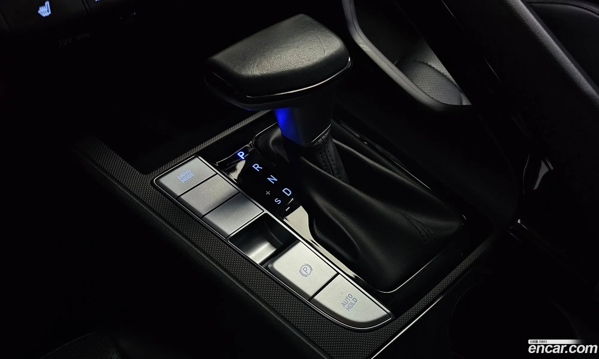 Hyundai Elantra Hybrid 2023 — 15