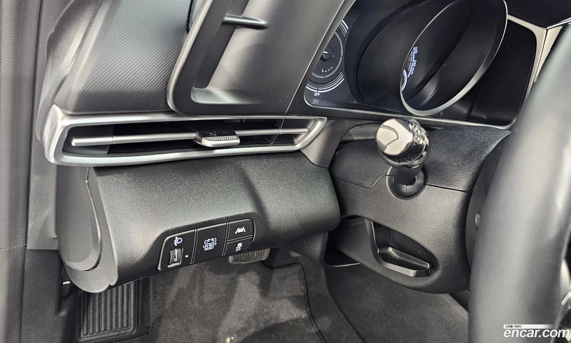 Hyundai Elantra Hybrid 2023 — 18