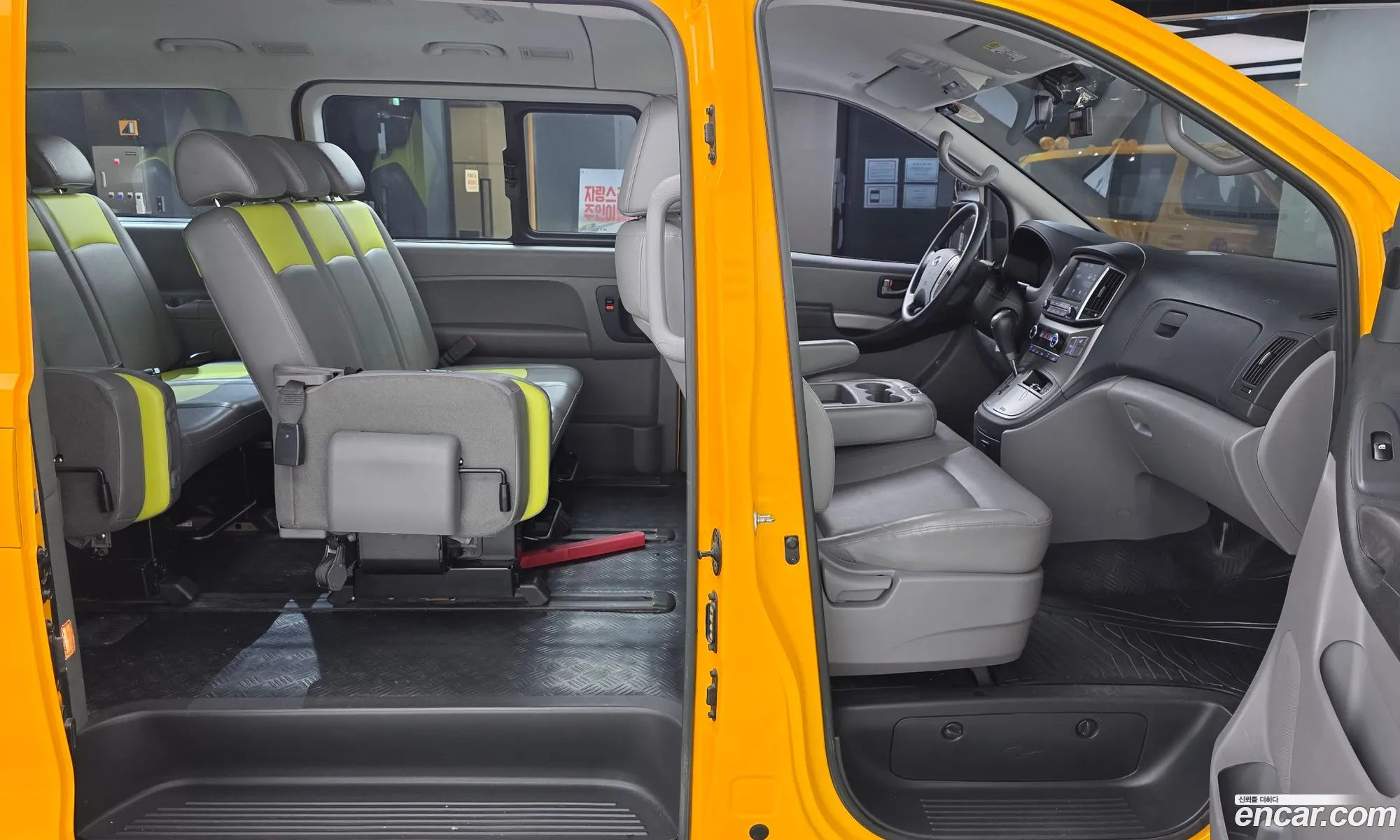 Hyundai Grand Starex 2020 — 30