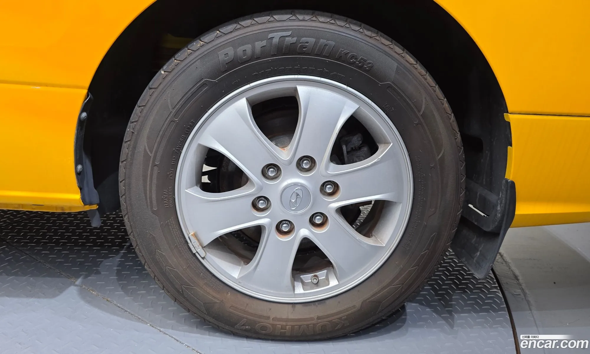 Hyundai Grand Starex 2020 — 29