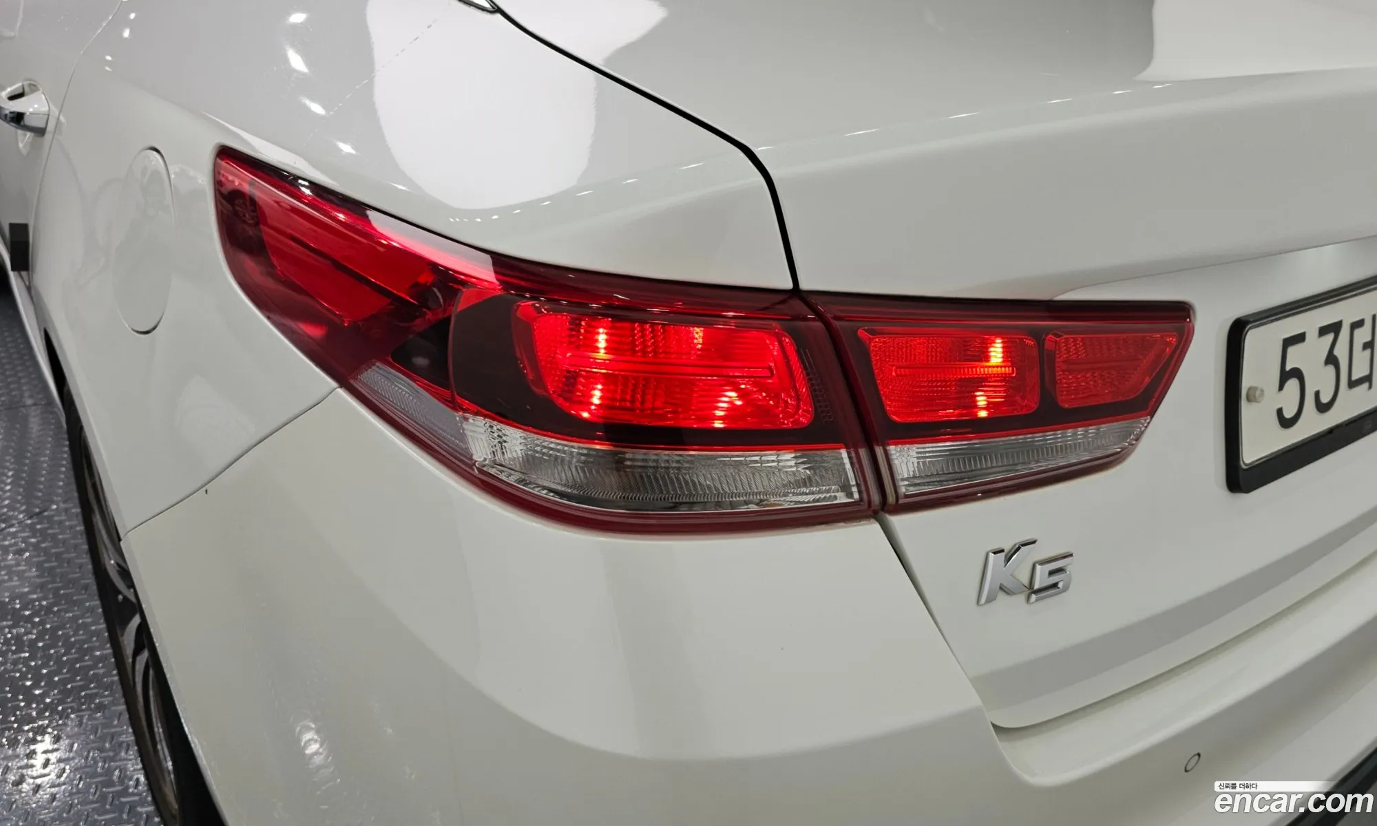 Kia K5 2016 KNAGS416BGA104266 — 17