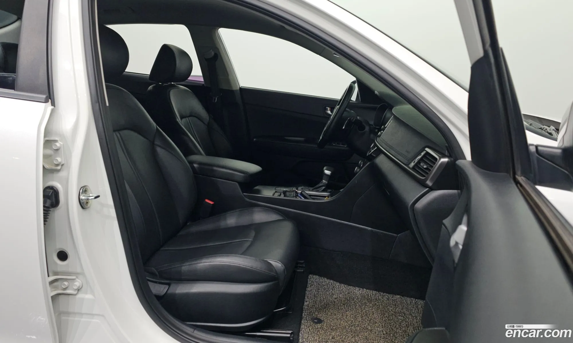 Kia K5 2016 KNAGS416BGA104266 — 14