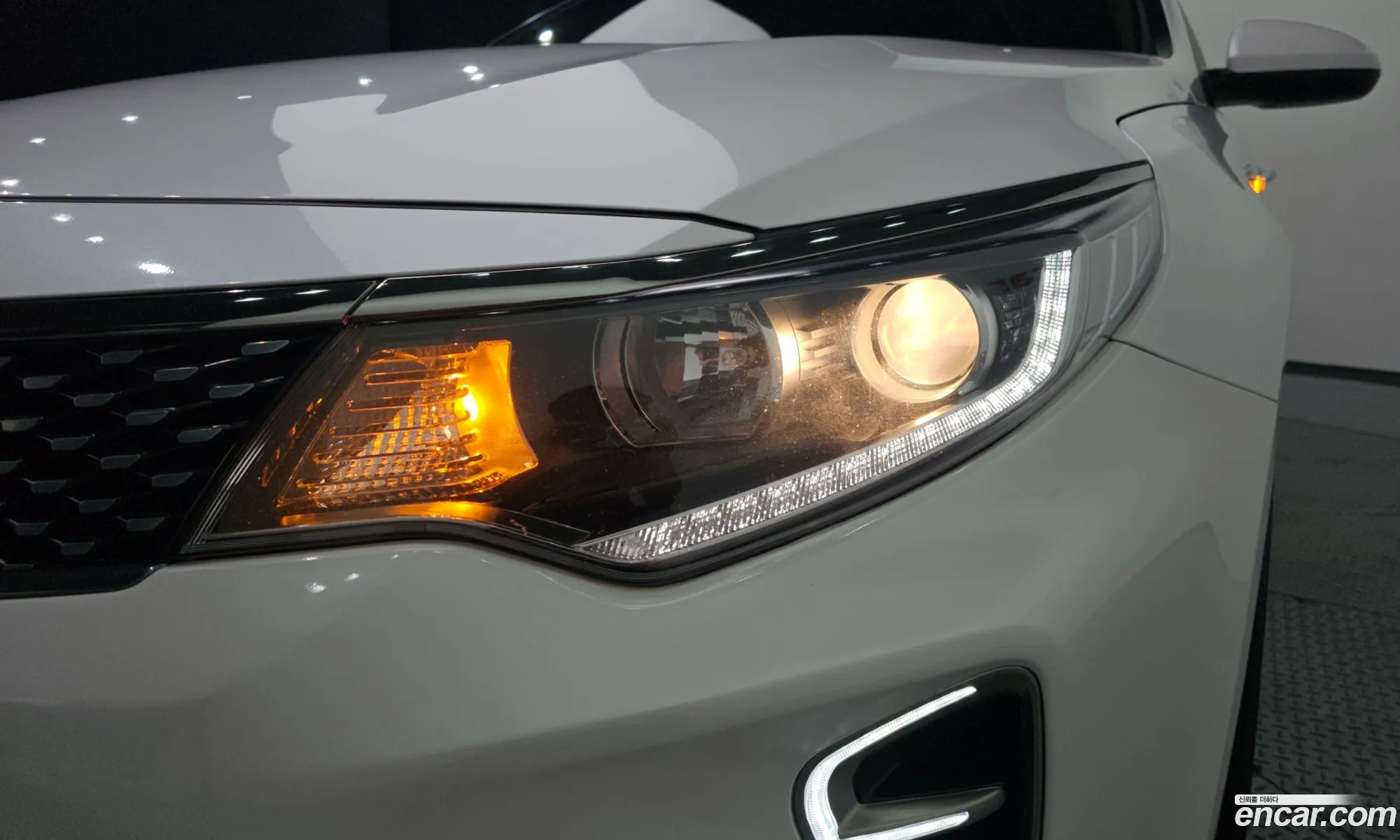 Kia K5 2016 KNAGS416BGA104266 — 24